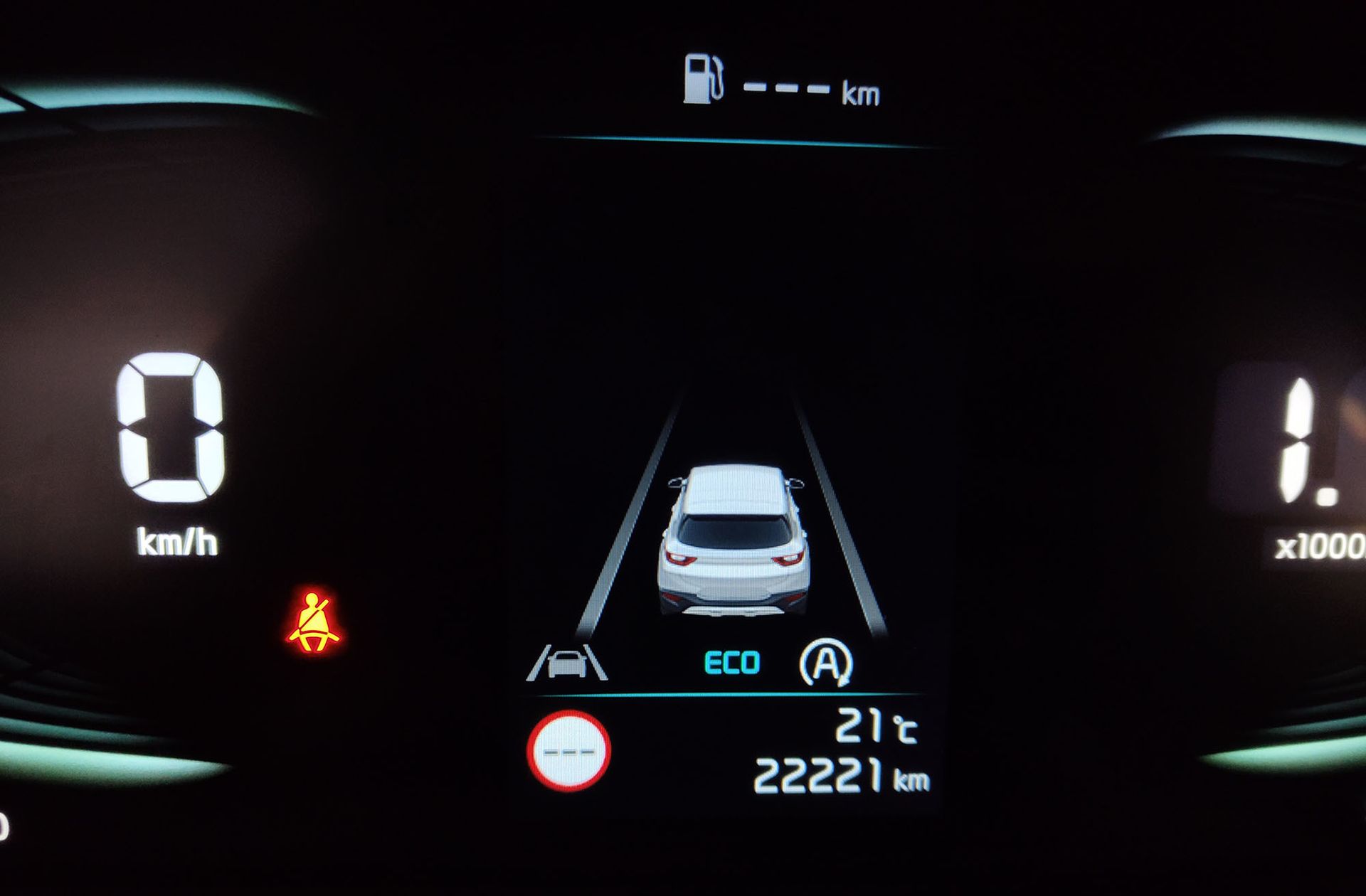 Kia Stonic 1.0 T-GDi MHEV Concept - foto 11