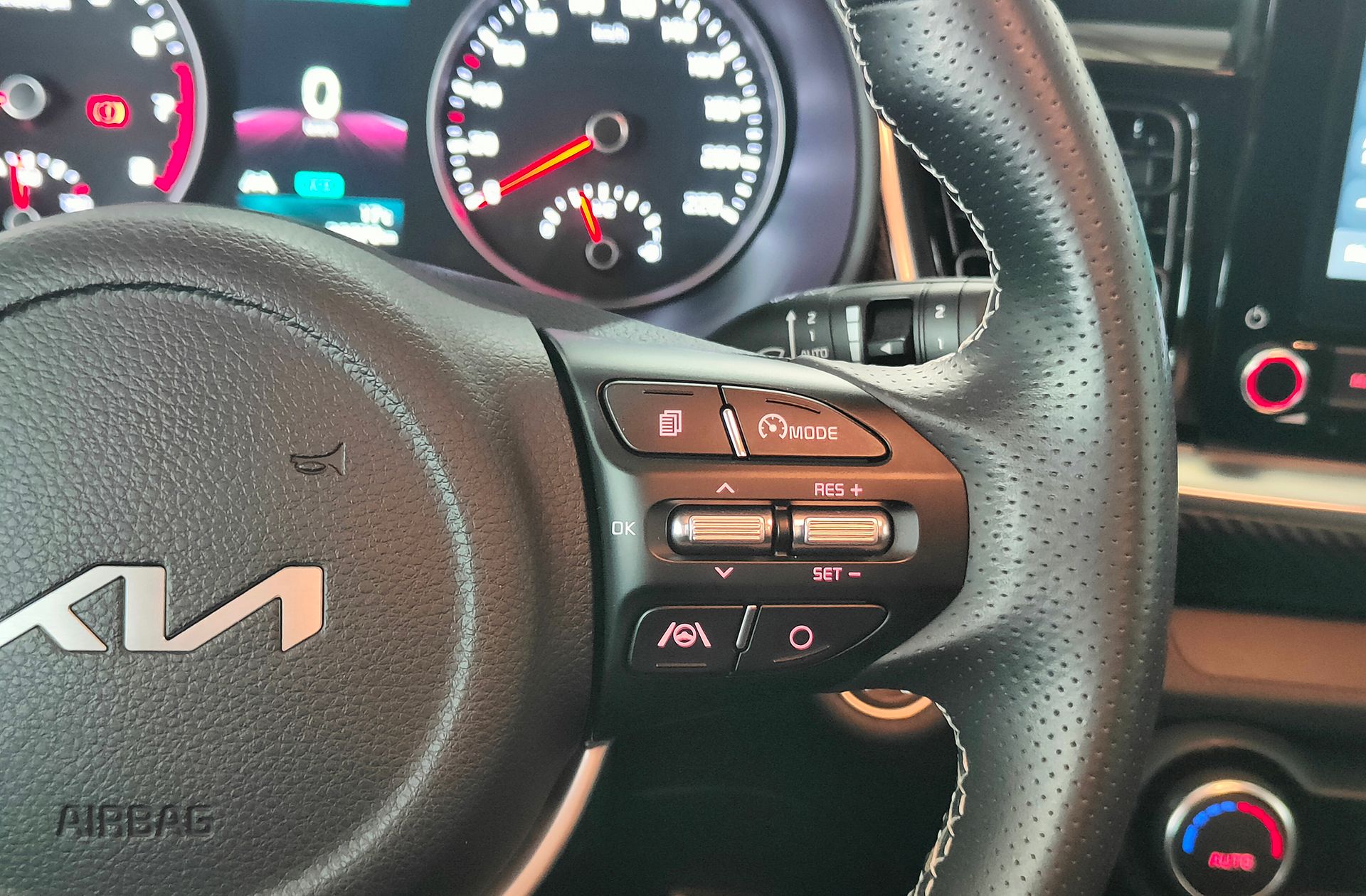 Kia Stonic 1.0 T-GDi MHEV iMT GT Line - foto 29