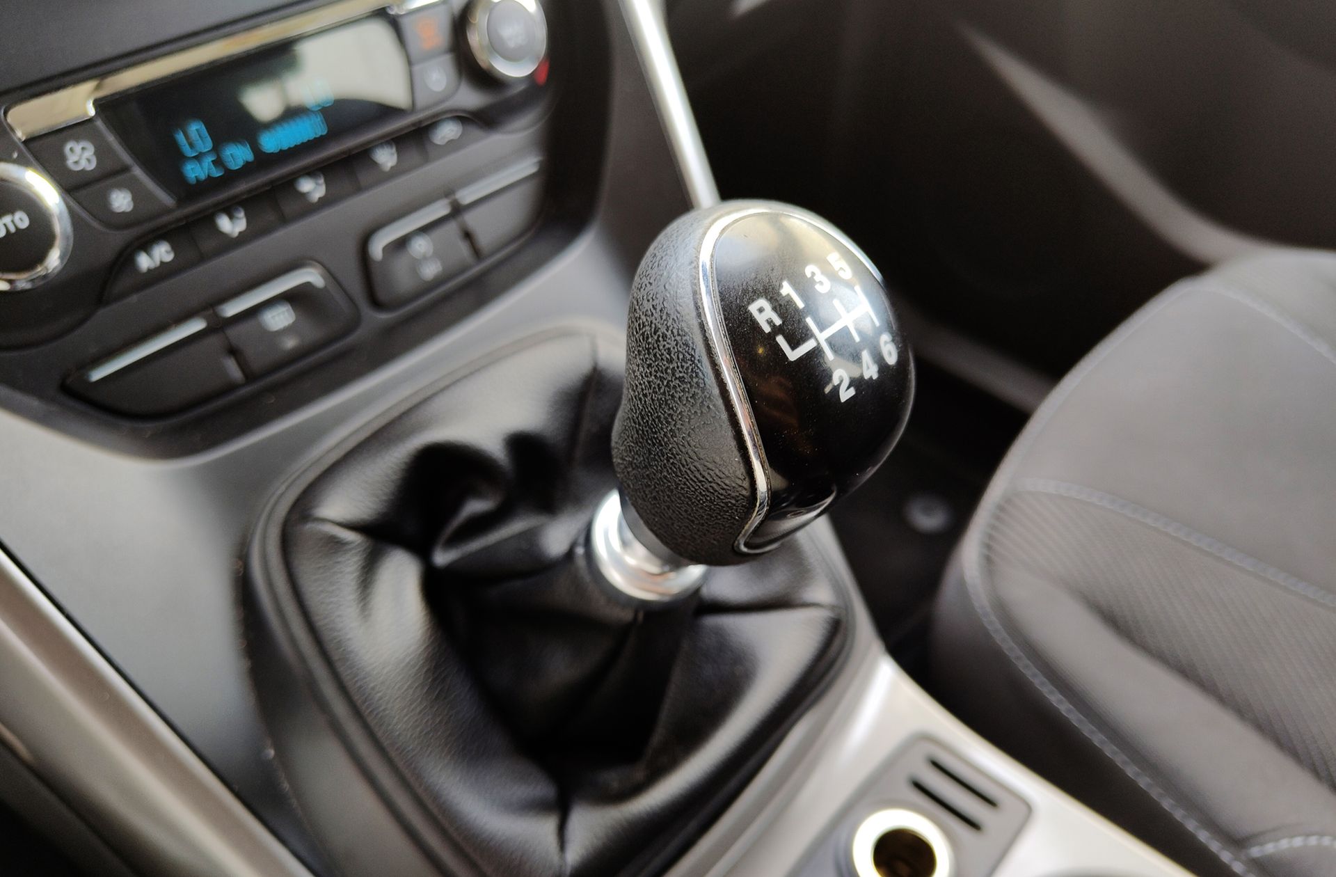 Ford Kuga 1.5 EcoBoost Trend 4x2 - foto 5