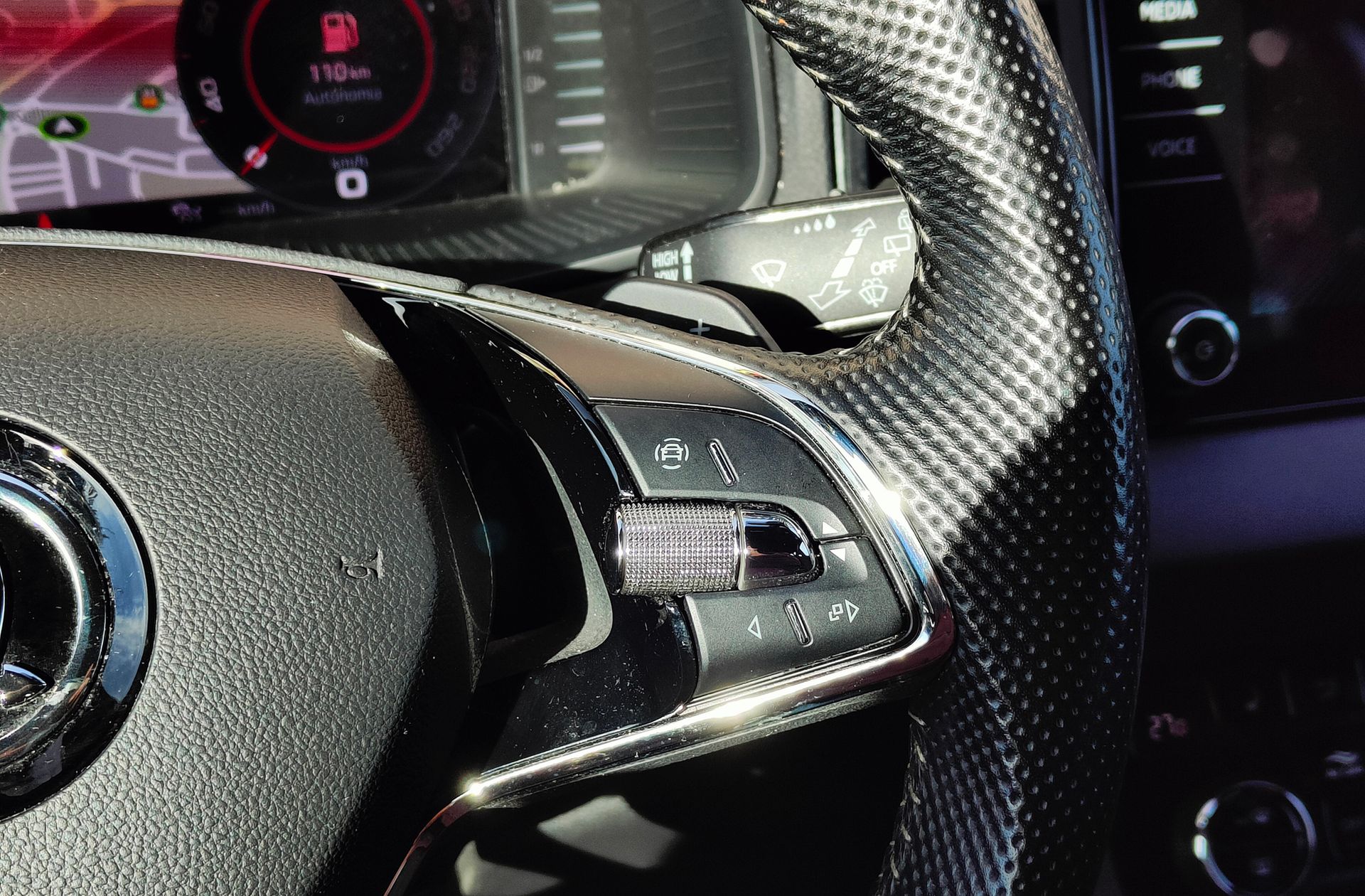 Škoda Karoq 1.5 TSI ACT Sportline DSG - foto 33