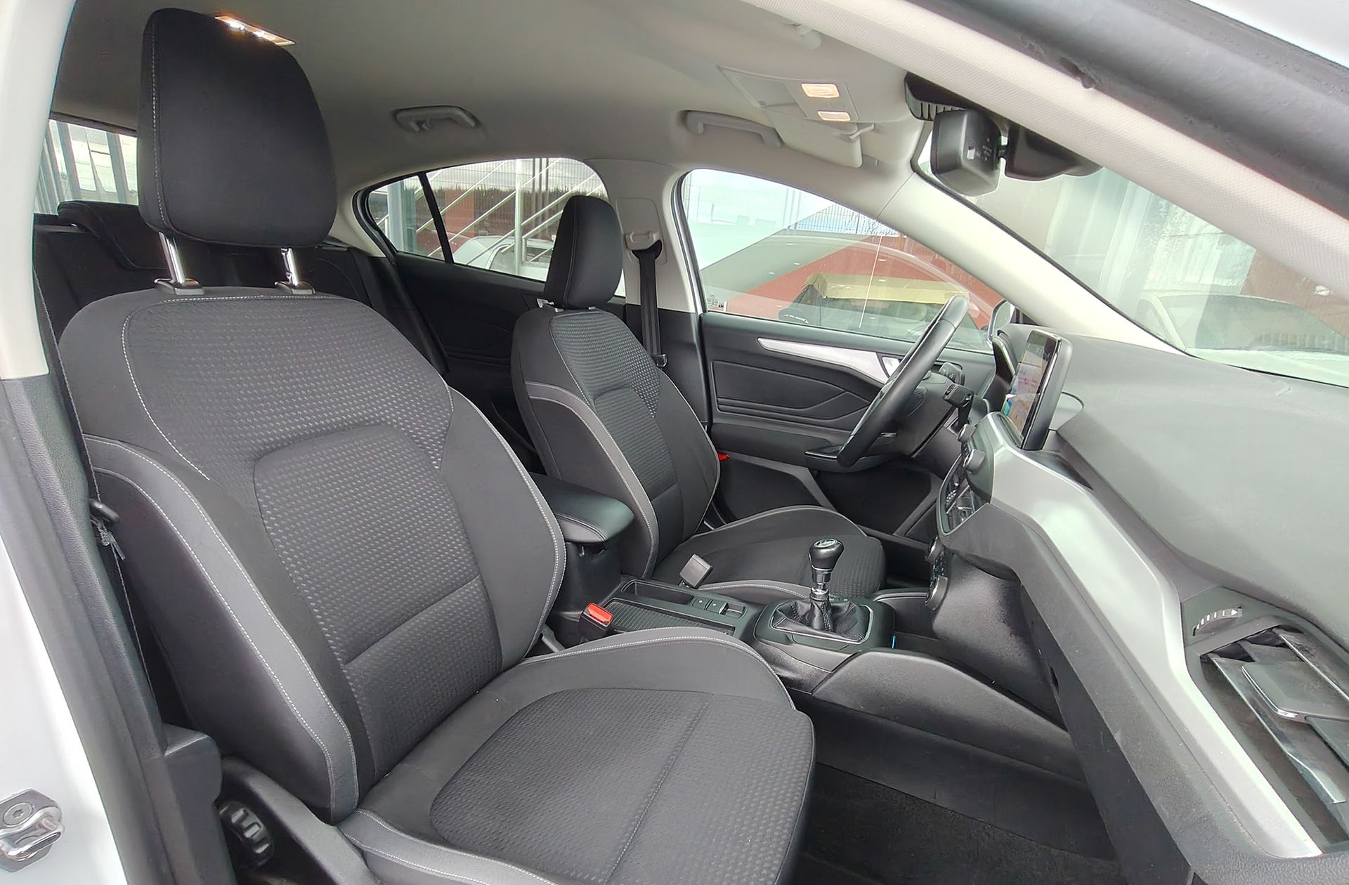 Ford Focus 1.0 EcoBoost Trend+ - foto 18