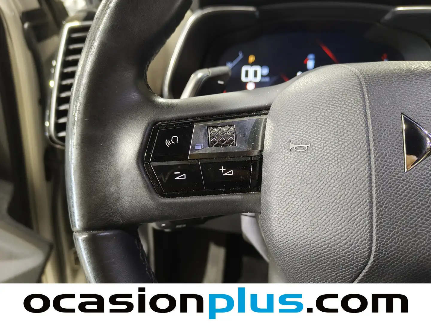 Foto DS DS 7 Crossback DS DS7 Crossback PureTech 180 Bastille+ AT (180 CV)