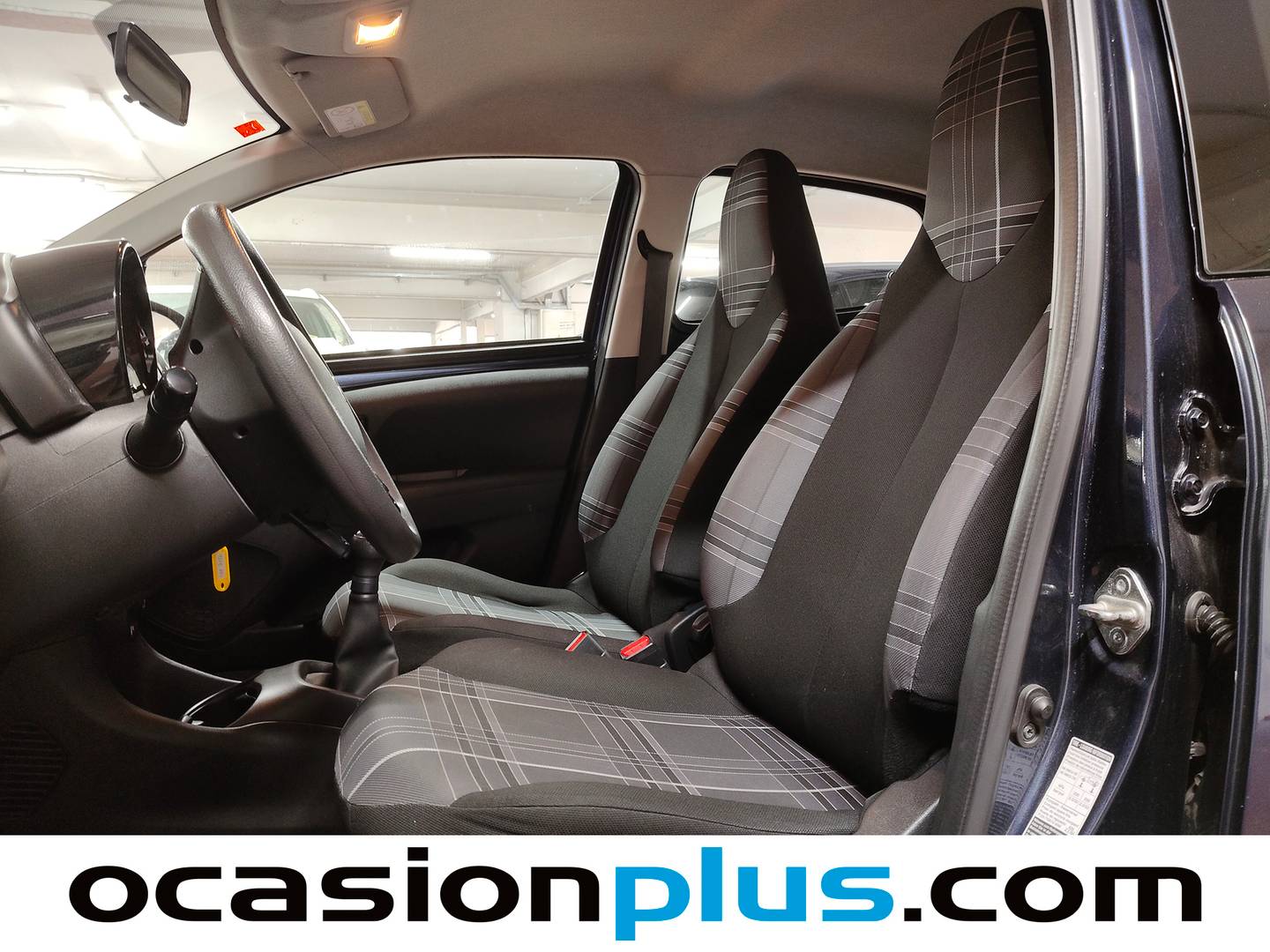 Foto asientos delanteros Peugeot 108 Peugeot 108 1.2 PureTech (82 CV)