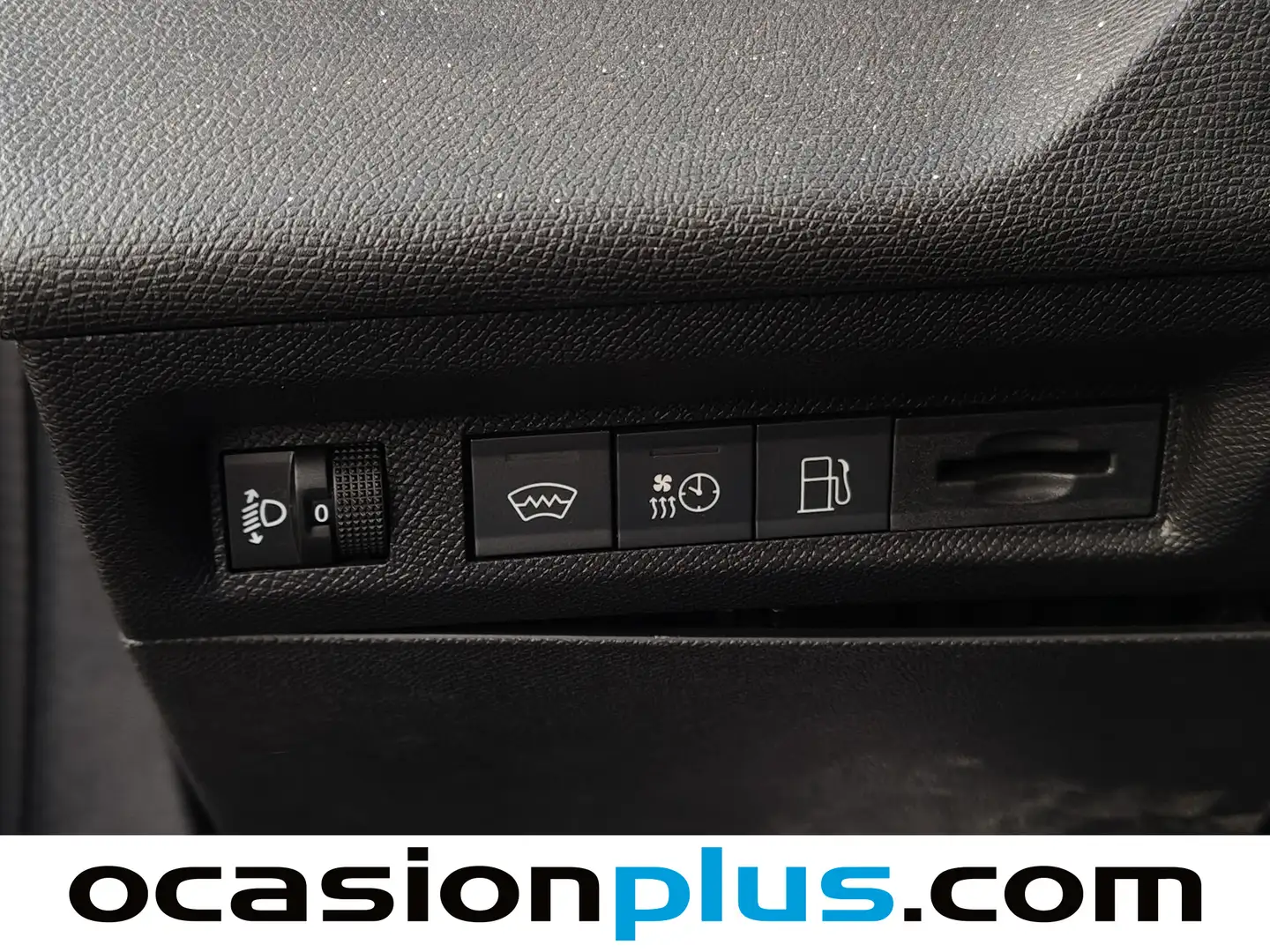 Foto Peugeot 408 Peugeot 408 Allure PHEV 180 e-EAT8 (181 CV)