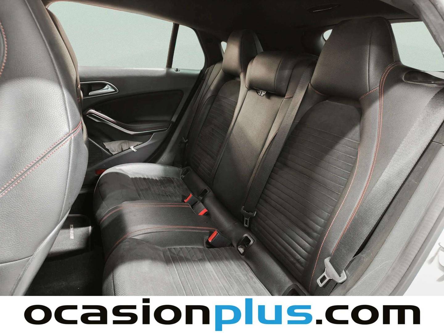 Foto asientos traseros Mercedes CLA Mercedes CLA Shooting Brake Shooting Brake 200 d  (136 CV) Pack AMG