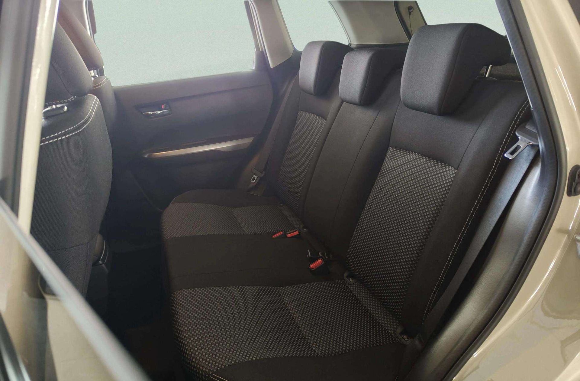 Suzuki Vitara 1.4 T Mild Hybrid GLE - foto 12