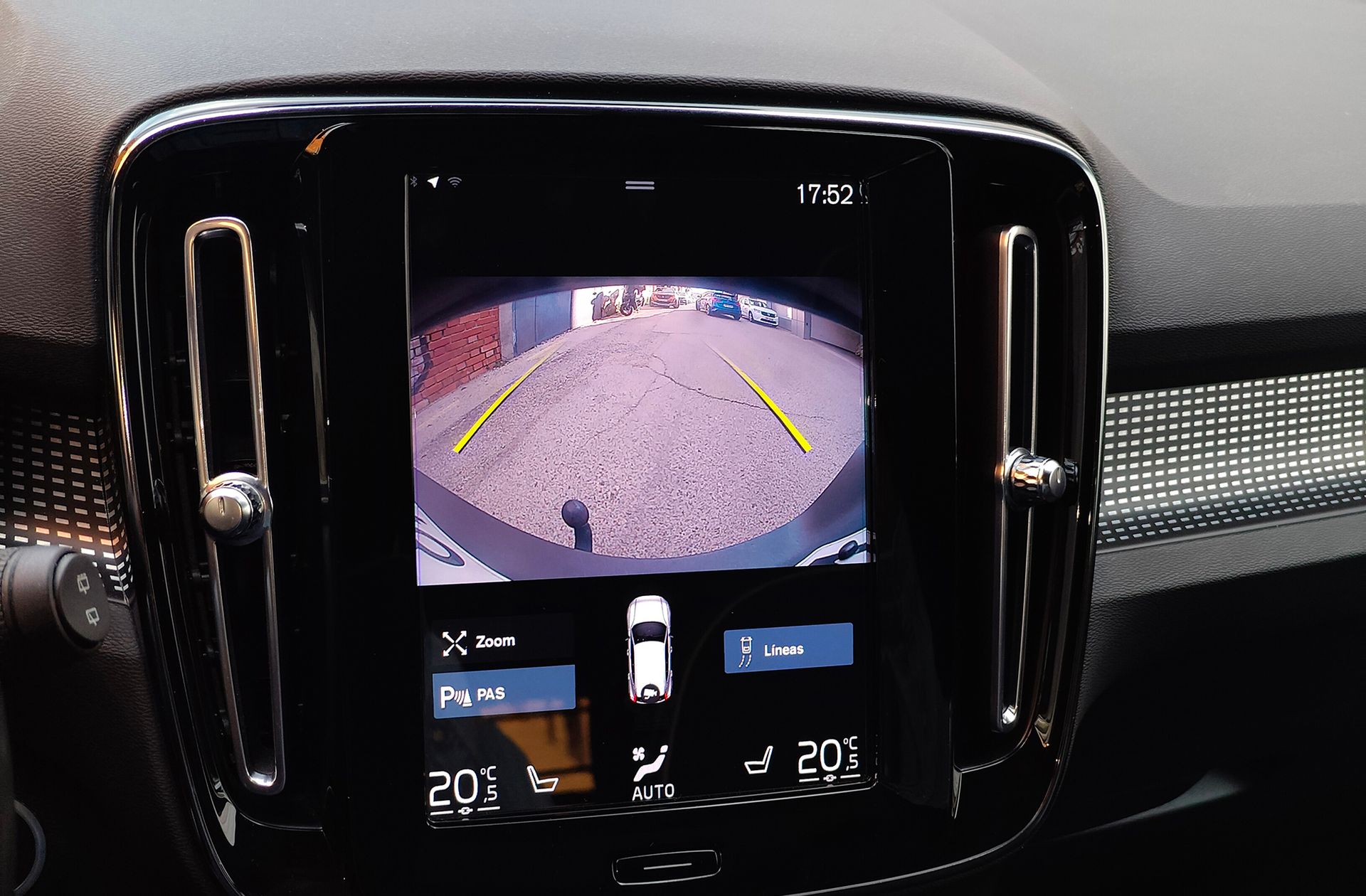 Volvo XC40 T3 R-Design - foto 12
