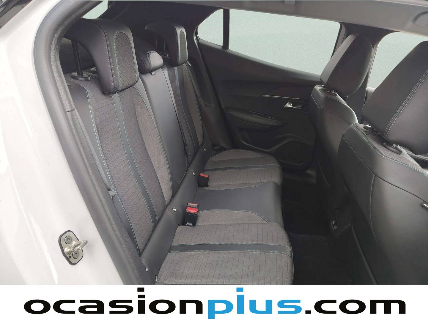 Foto Peugeot 2008 Peugeot 2008 PureTech 130 S&S Allure Pack (130 CV)