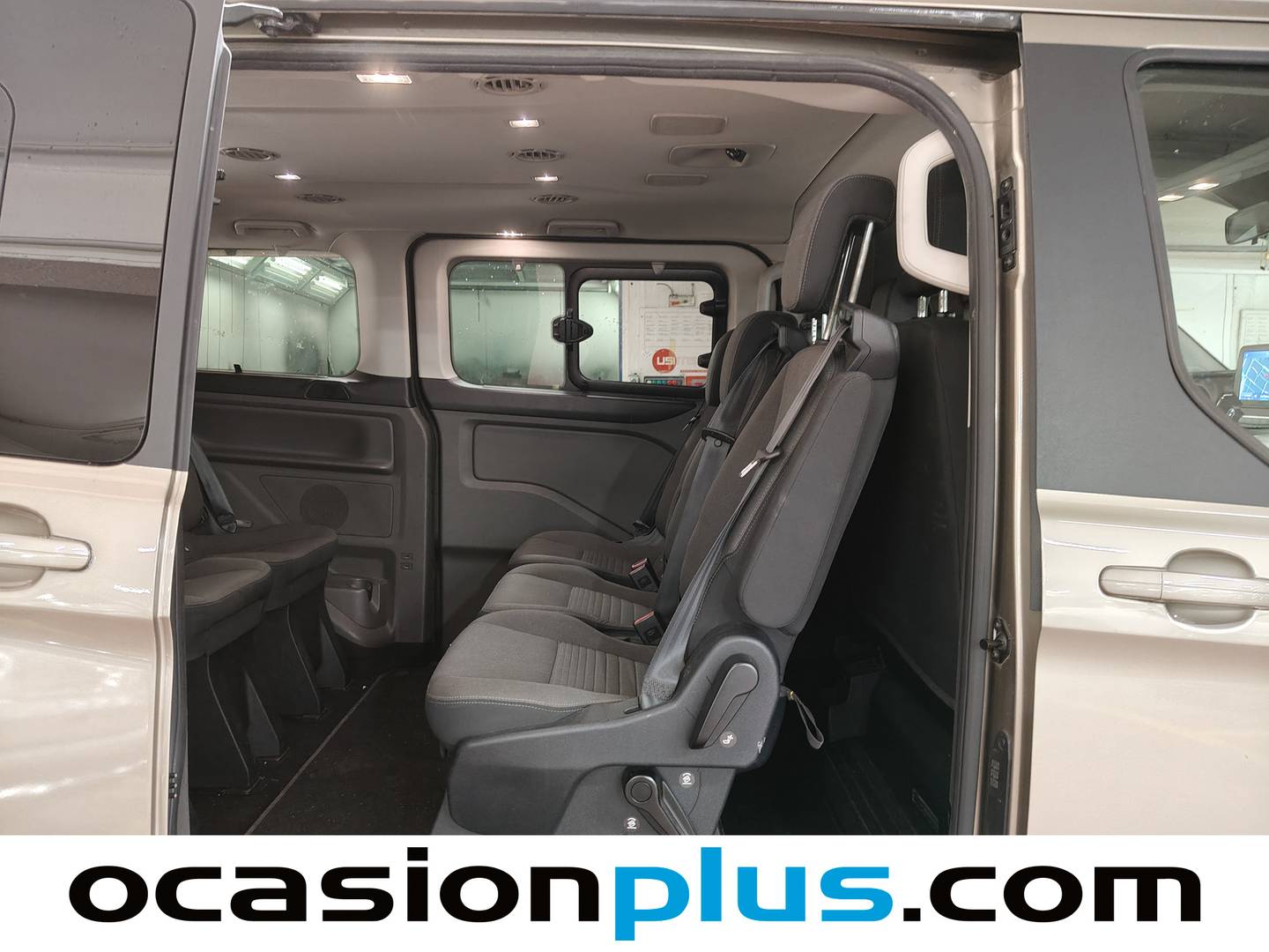 Foto asientos traseros Ford Tourneo Custom Ford Tourneo Custom 2.0 Ecoblue Hybrid L1 Titanium (130 CV) 9 Plazas