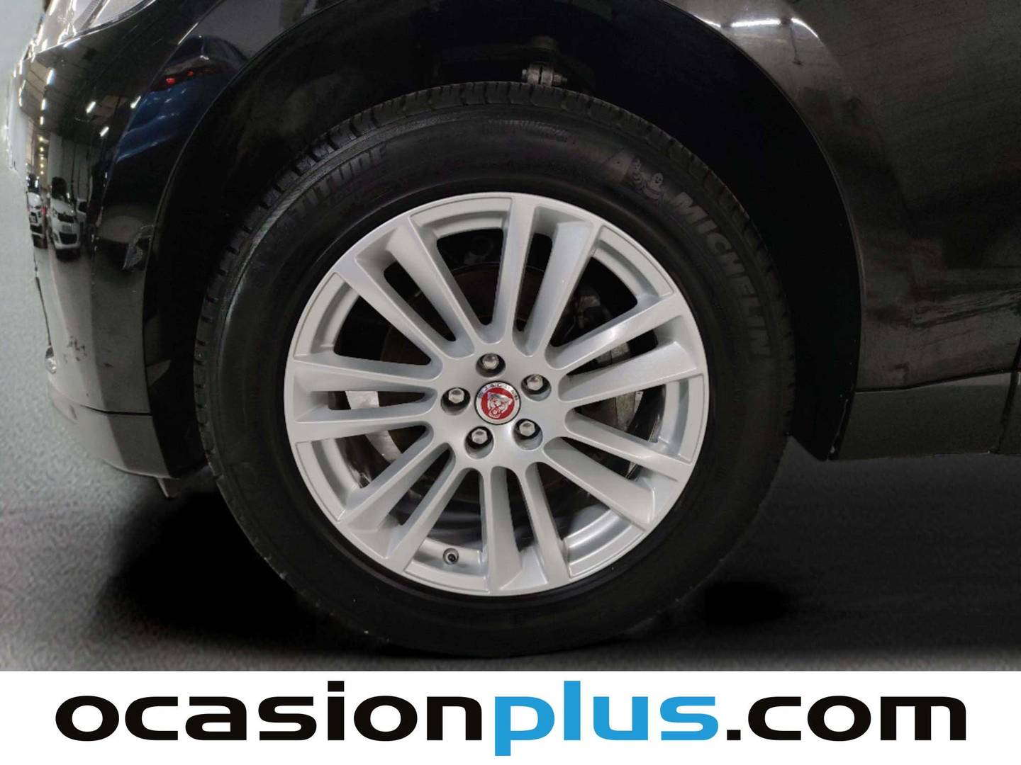 Foto Jaguar F-Pace Jaguar F-PACE 2.0T i4 Prestige AWD Auto (250 CV)