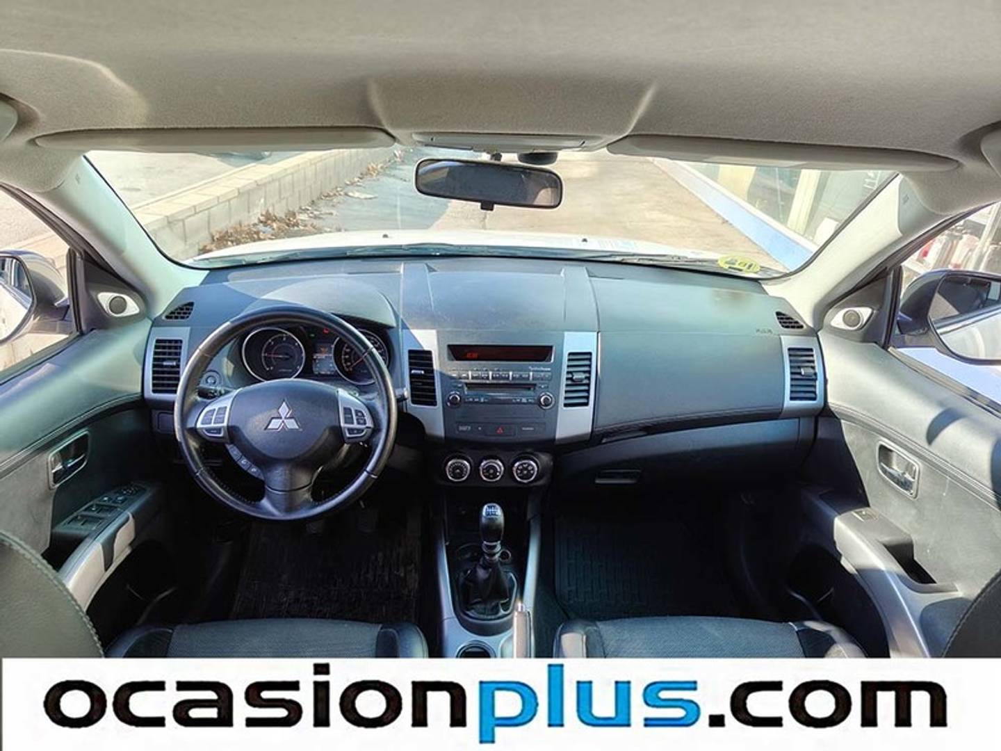 Foto Mitsubishi Outlander Mitsubishi Outlander 220 DI-D Motion 2WD (177 CV) 7 Plazas