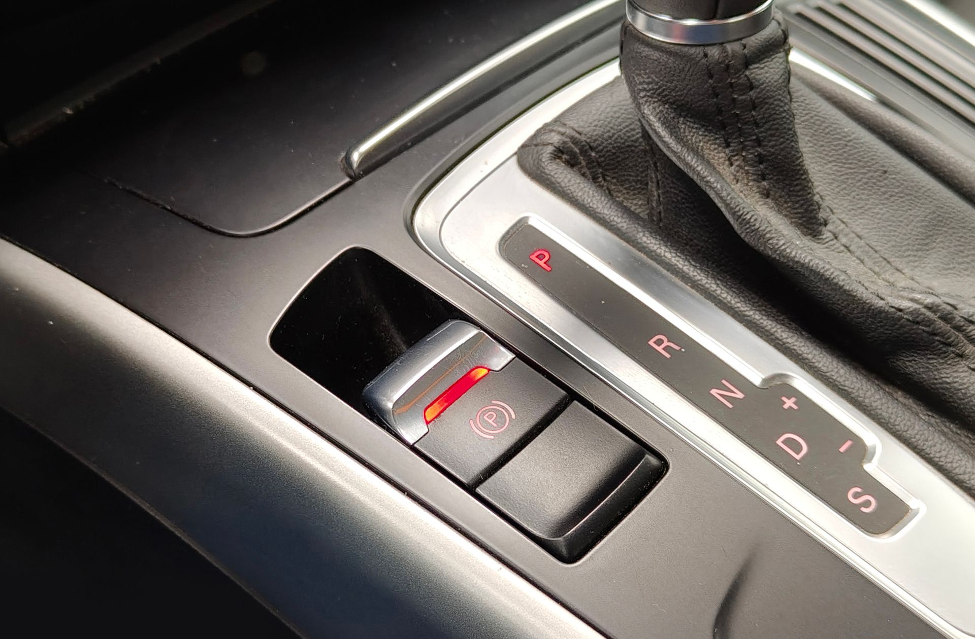 Audi A4 2.0 TFSI multitronic - foto 34