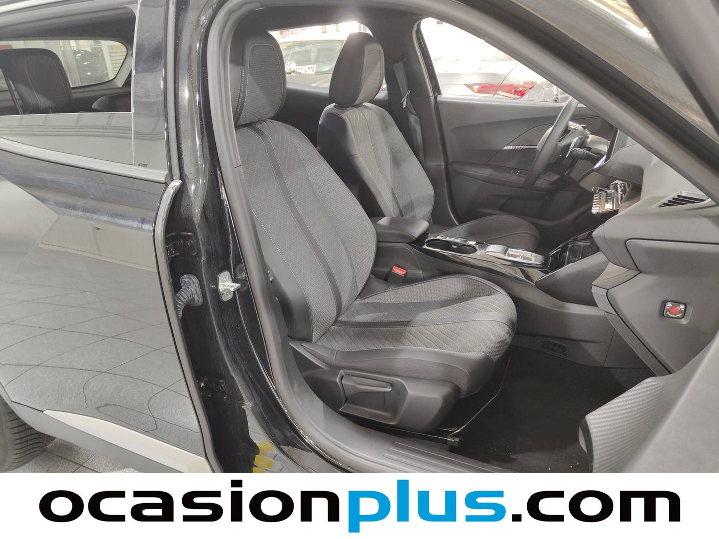 Foto Peugeot 2008 Peugeot 2008 Allure Hybrid eDCS6  (136 CV)