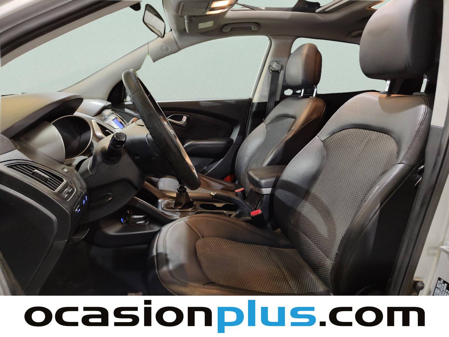 Foto asientos delanteros Hyundai ix35 Hyundai ix35 1.7 CRDI Comfort Sky 4x2 MOF (115 CV)