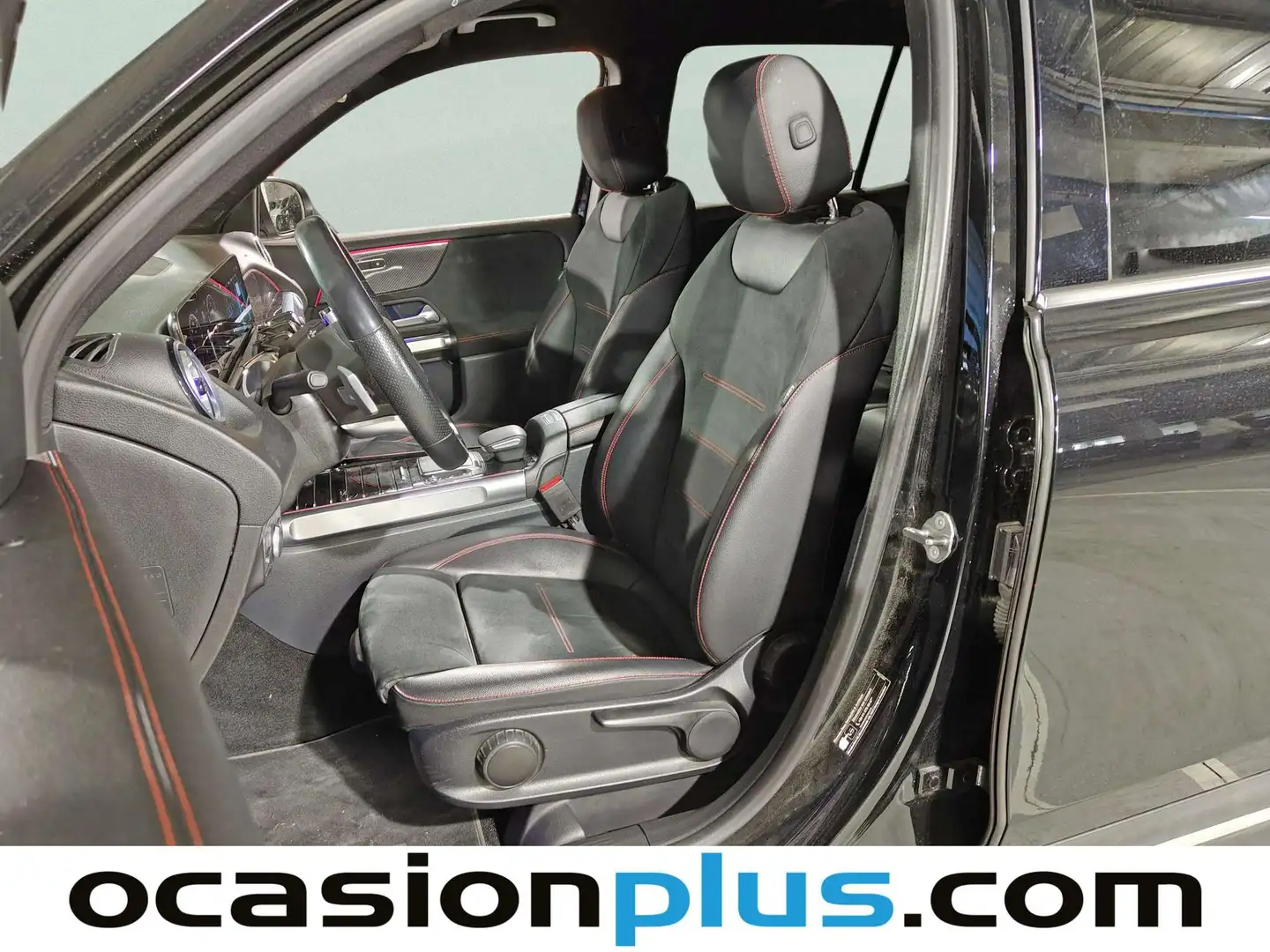 Foto Mercedes GLB Mercedes-Benz GLB 200 d (150 CV) Pack AMG