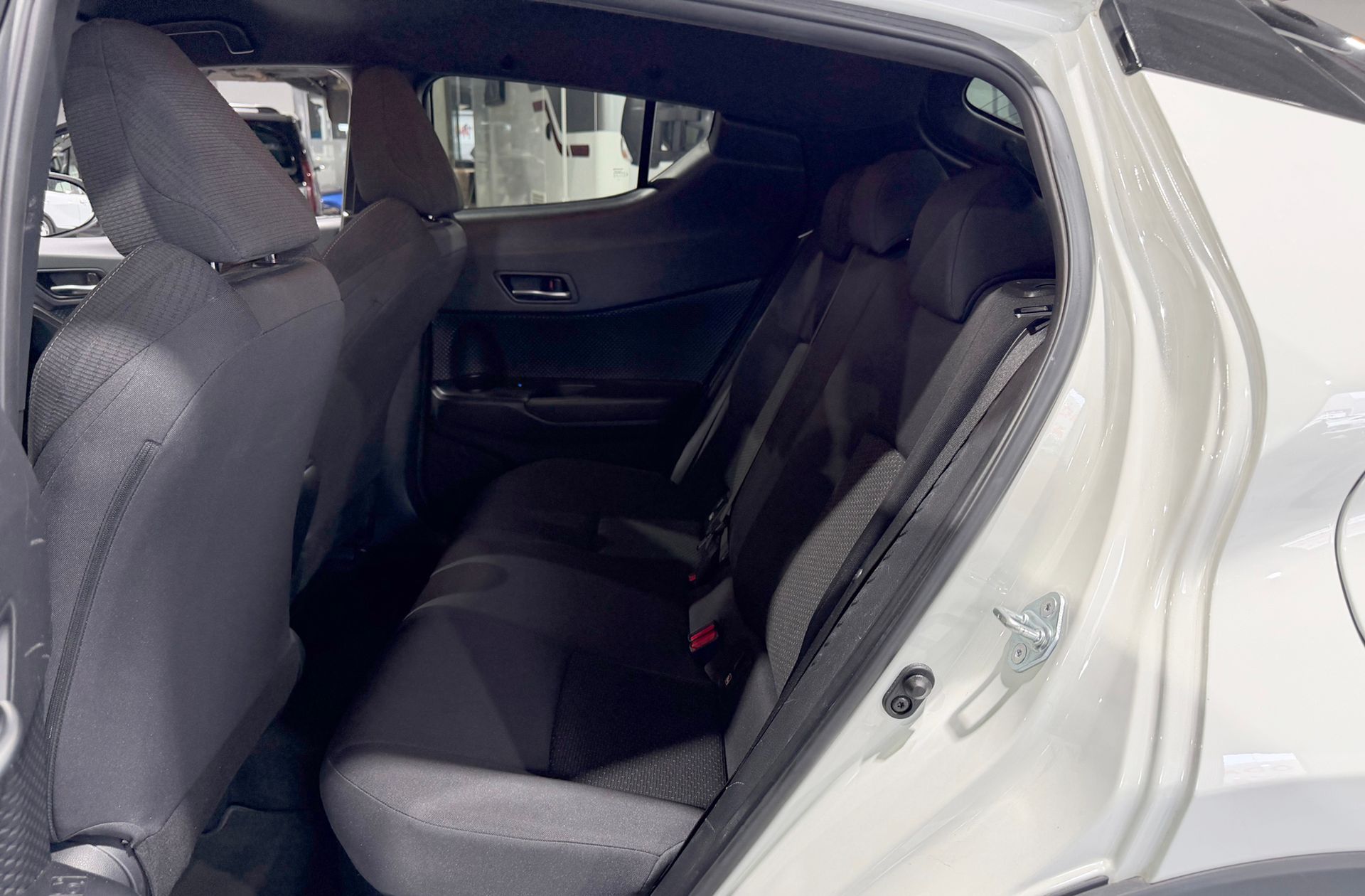 Toyota C-HR 1.8 125H Advance - foto 13
