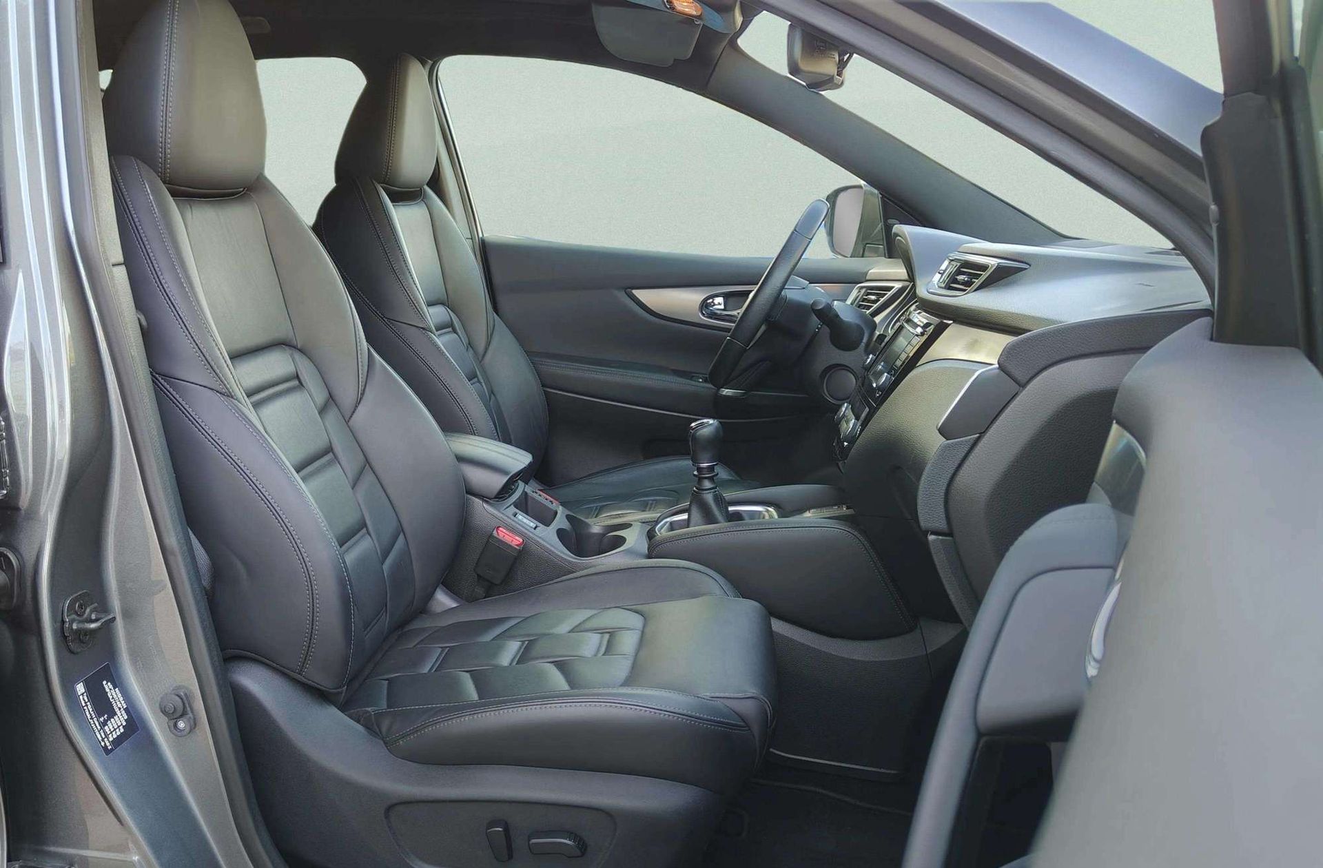 Nissan Qashqai dCi 150 Tekna+ - foto 23
