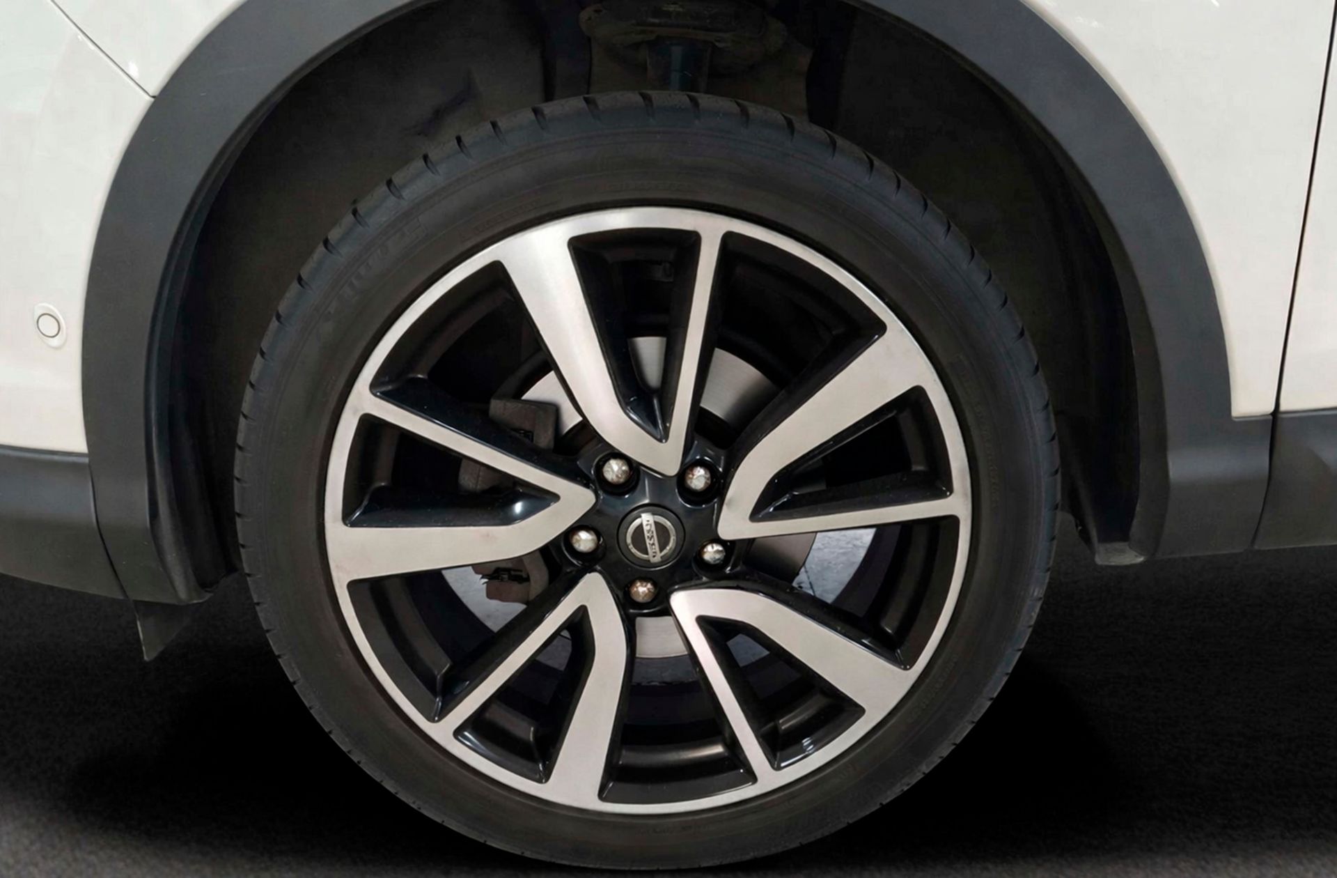 Nissan Qashqai 1.6 dCi Tekna Premium 4x2 - foto 31