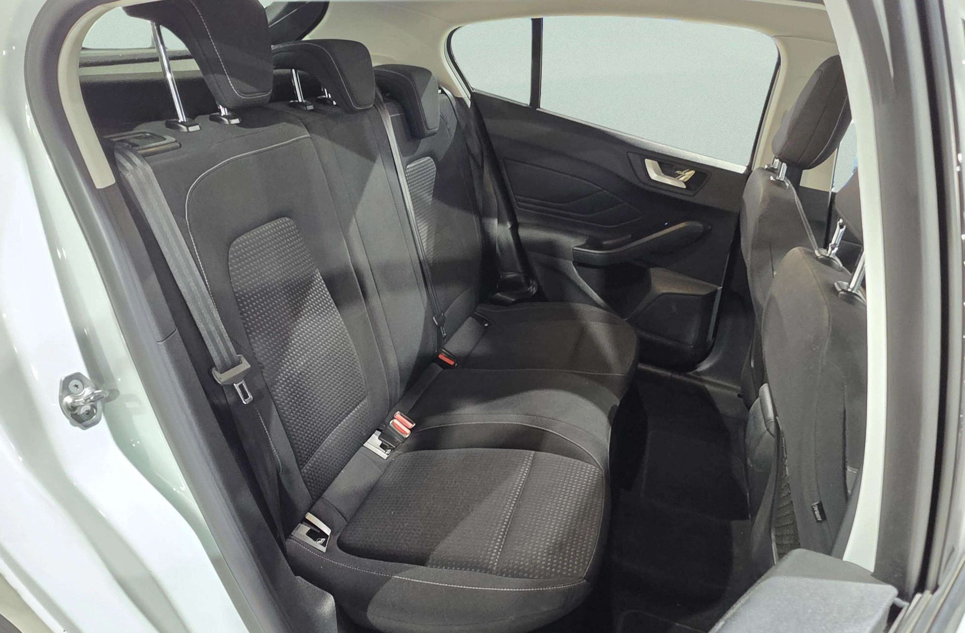 Ford Focus 1.0 EcoBoost Trend+ - foto 16