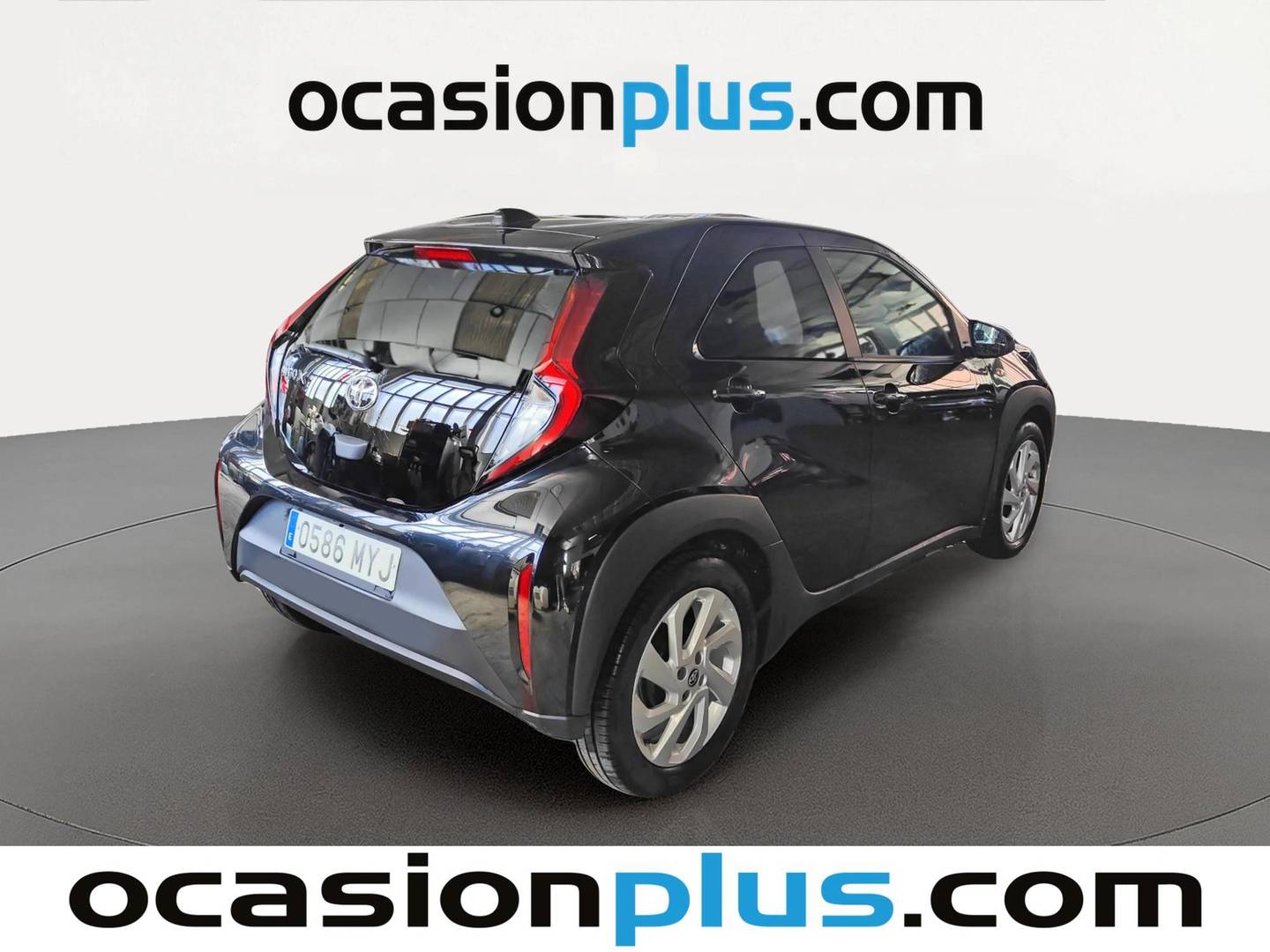 Foto trasera Toyota Aygo X Cross Toyota Aygo X Cross 1.0 VVT-I Play (72 CV) derecha