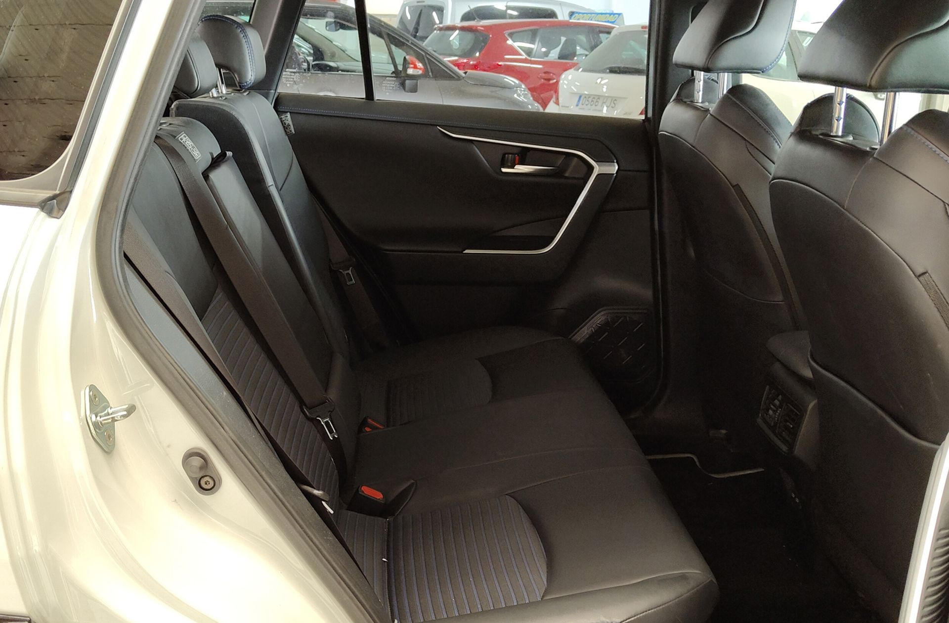 Toyota RAV4 2.5l hybrid Style - foto 17