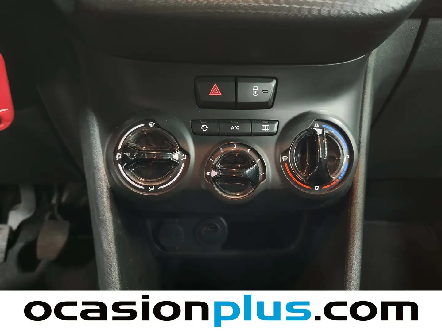 Foto Peugeot 2008 Peugeot 2008 PureTech Signature  (82 CV)