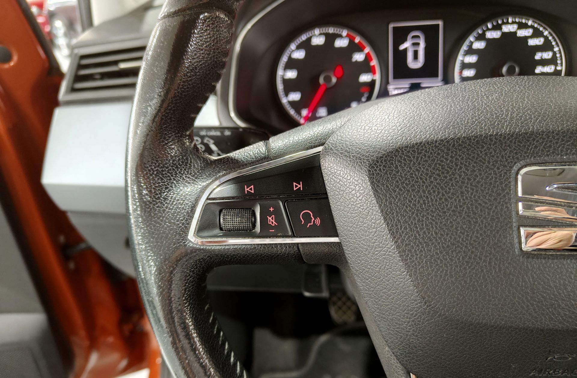 SEAT Arona 1.0 TSI Ecomotive Style - foto 24