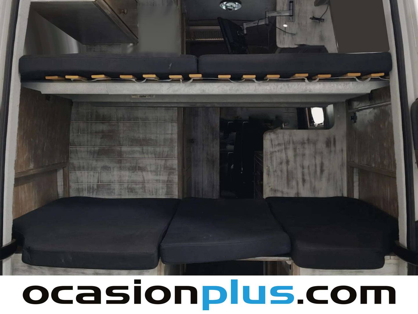 Foto Volkswagen Crafter Volkswagen Crafter Furgon Batalla Media TA 2.0 TDI BMT 3.500  (140 CV) 4 Plazas Camperizada