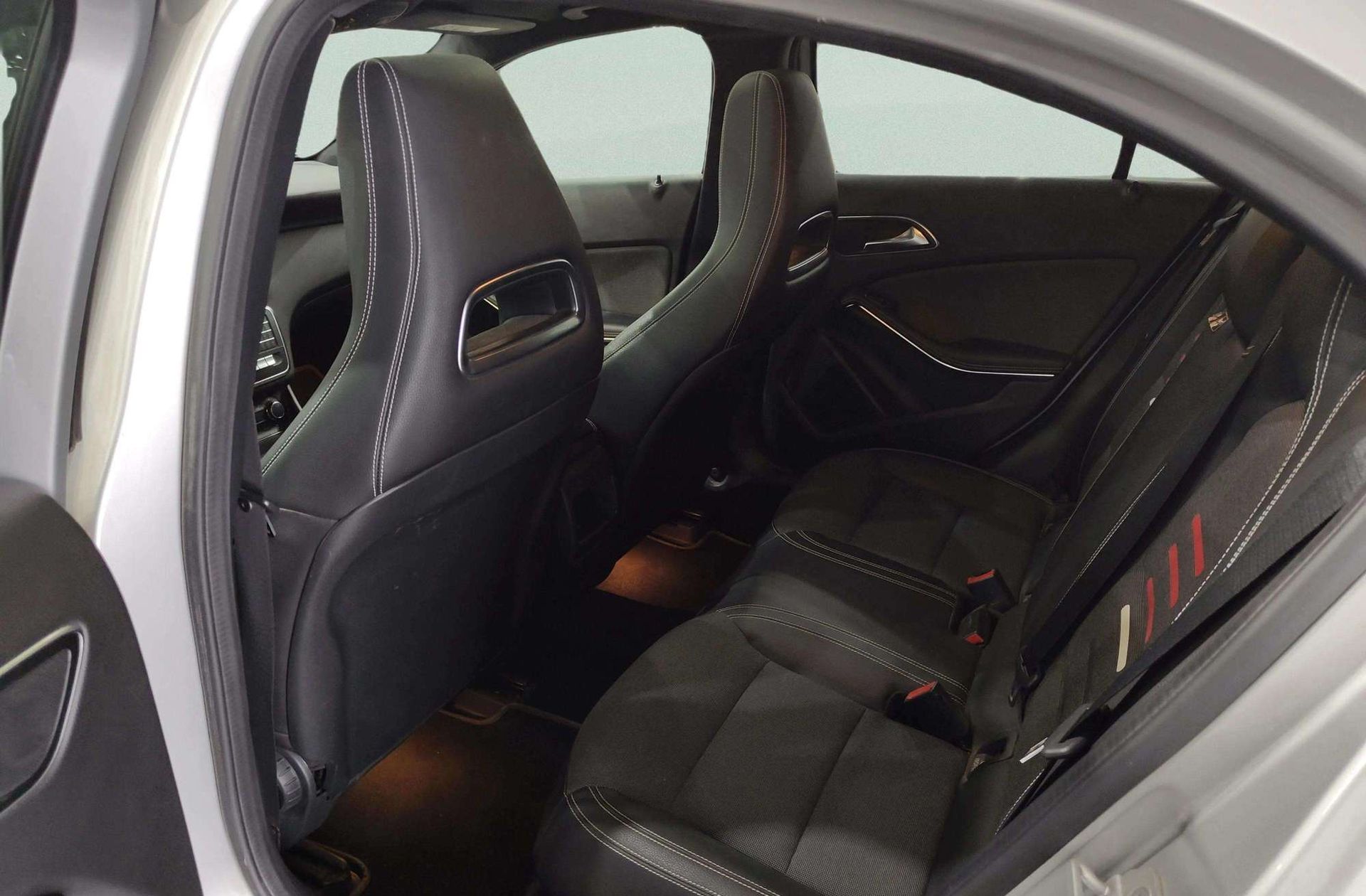 Mercedes-Benz Clase A 200 d Pack AMG - foto 15