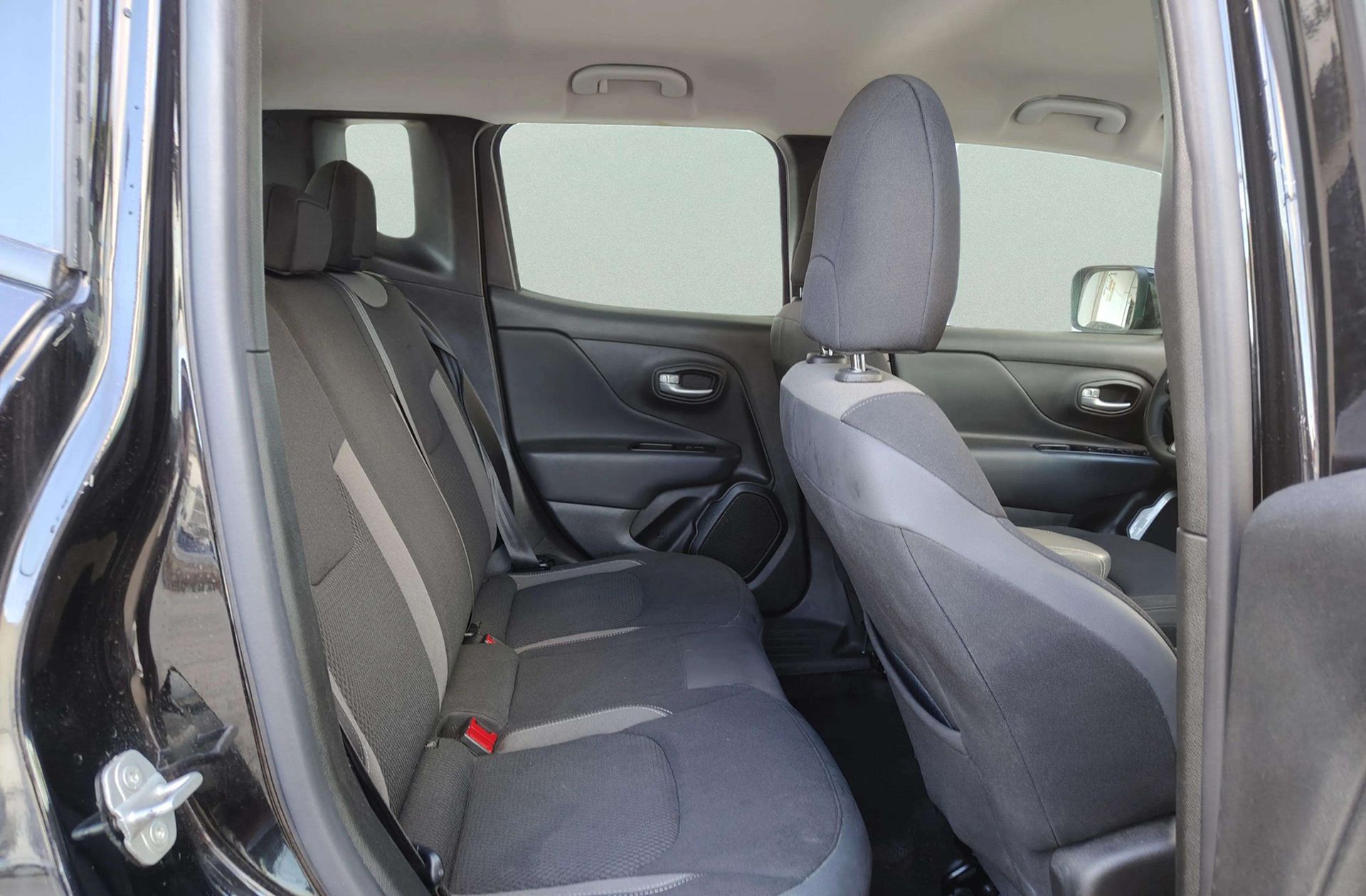 Jeep Renegade eHybrid 1.5 Limited ATX - foto 13