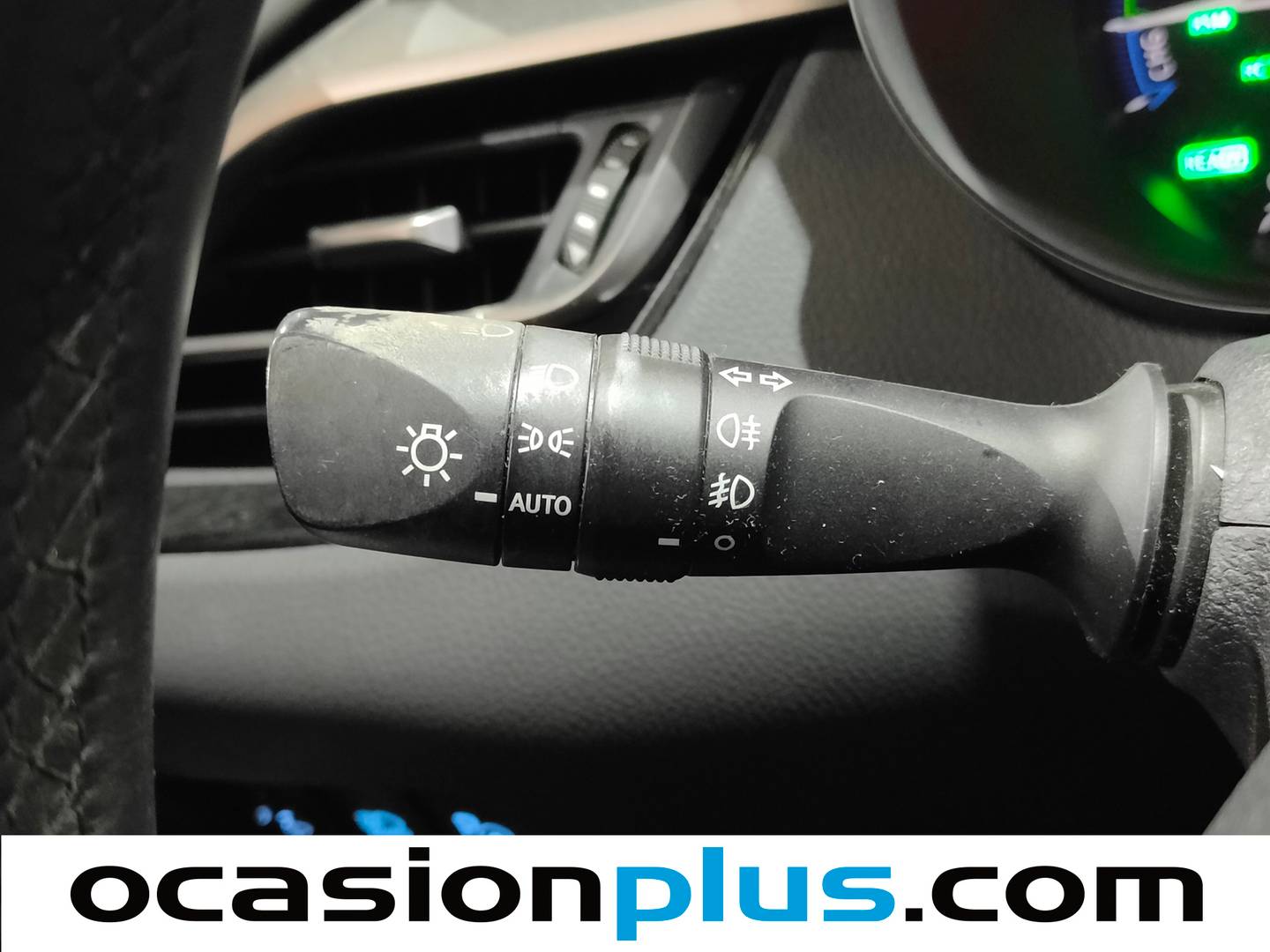 Equipamiento del Toyota C-HR Toyota C-HR 1.8 125H Advance (122 CV)