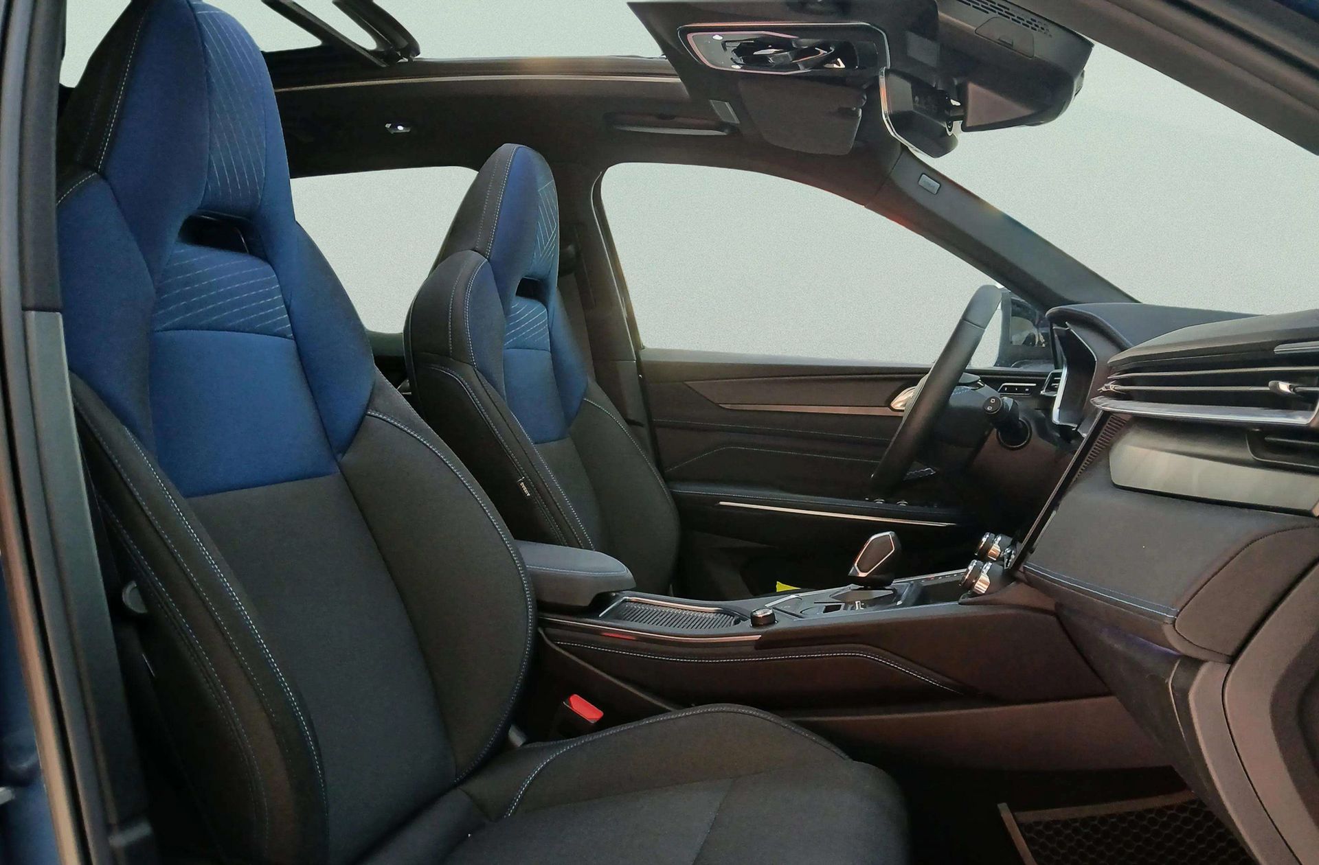 Lynk & Co 01 1.5 PHEV - foto 24