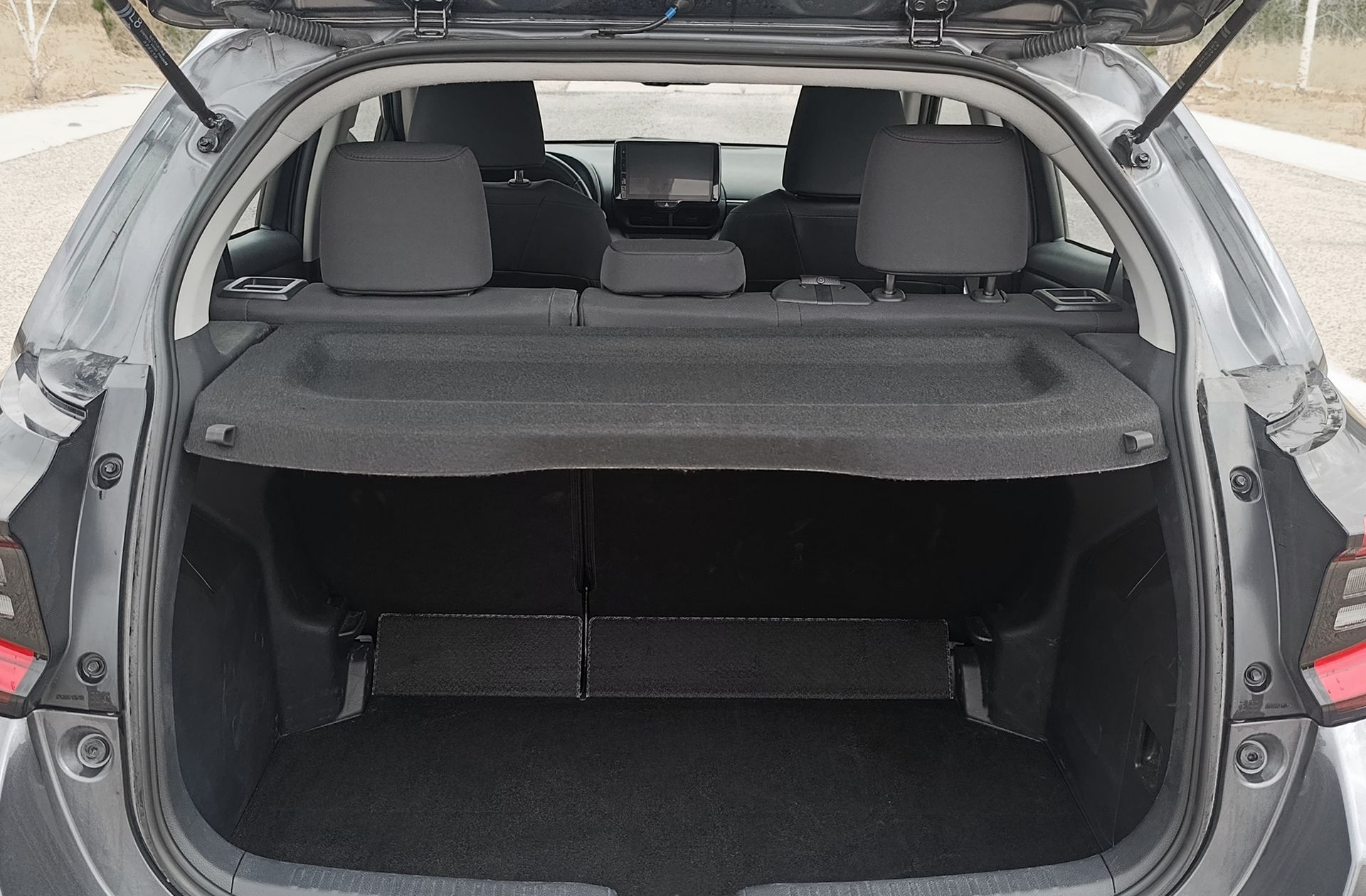 Toyota Yaris 120H Active Plus - foto 16