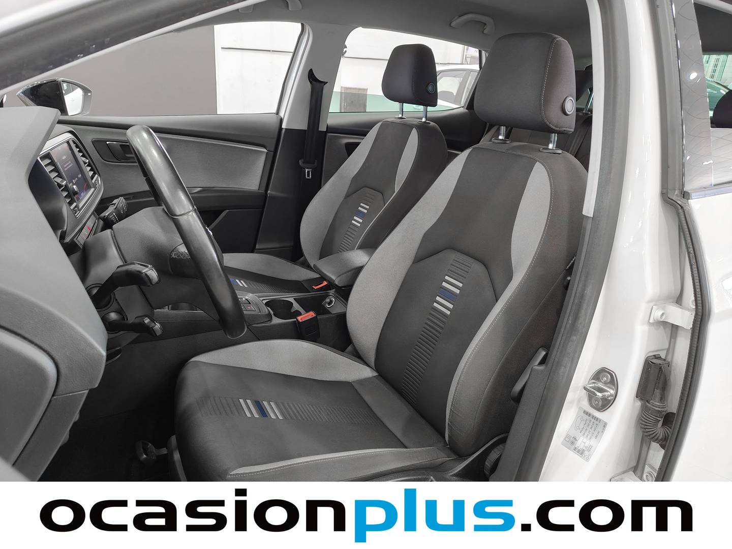 Foto asientos delanteros Seat León Seat León 1.6 TDI S&S Style Visio Edition (115 CV)