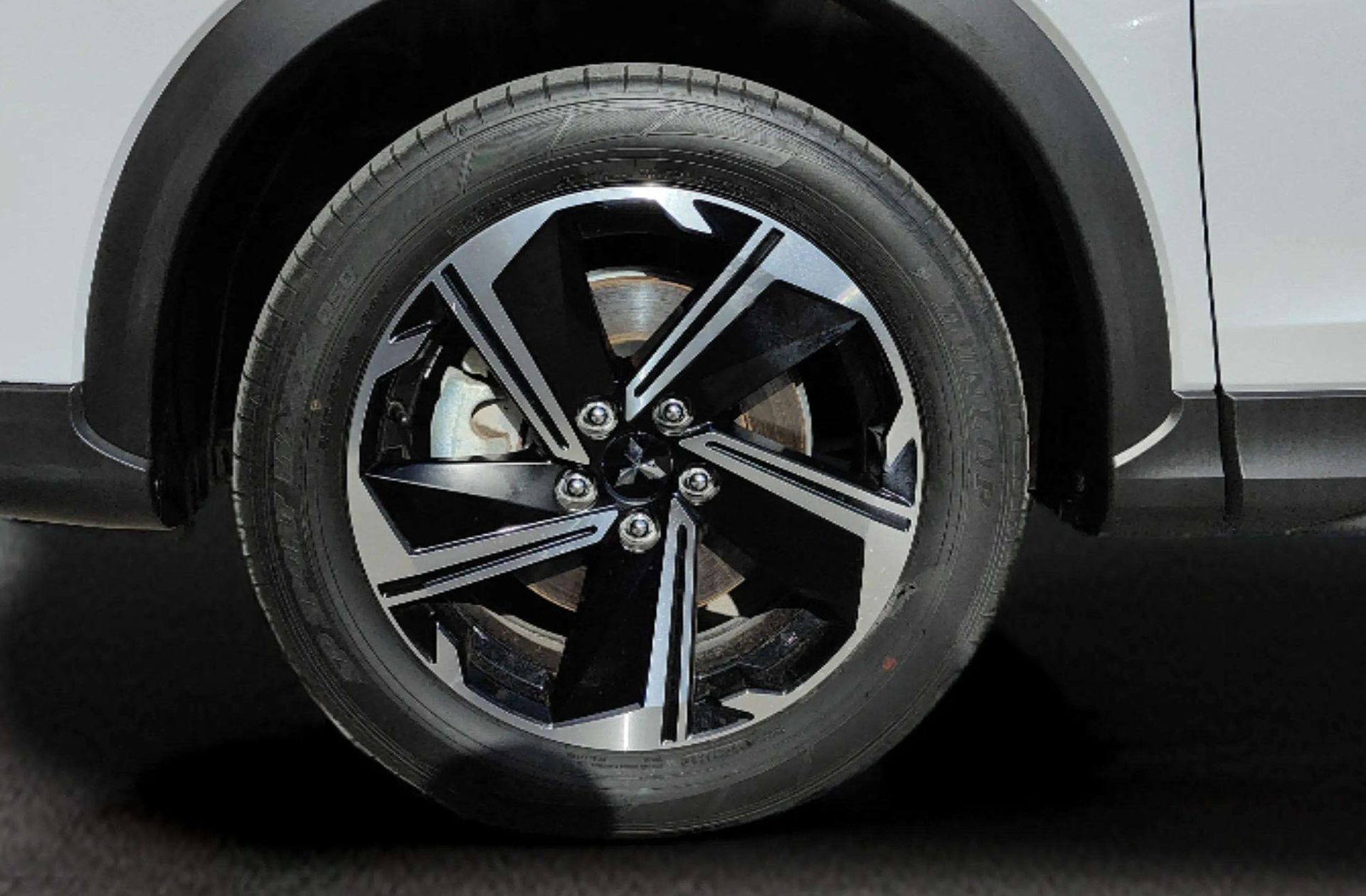 Mitsubishi Eclipse Cross 2.4 PHEV Kaiteki 4WD - foto 35