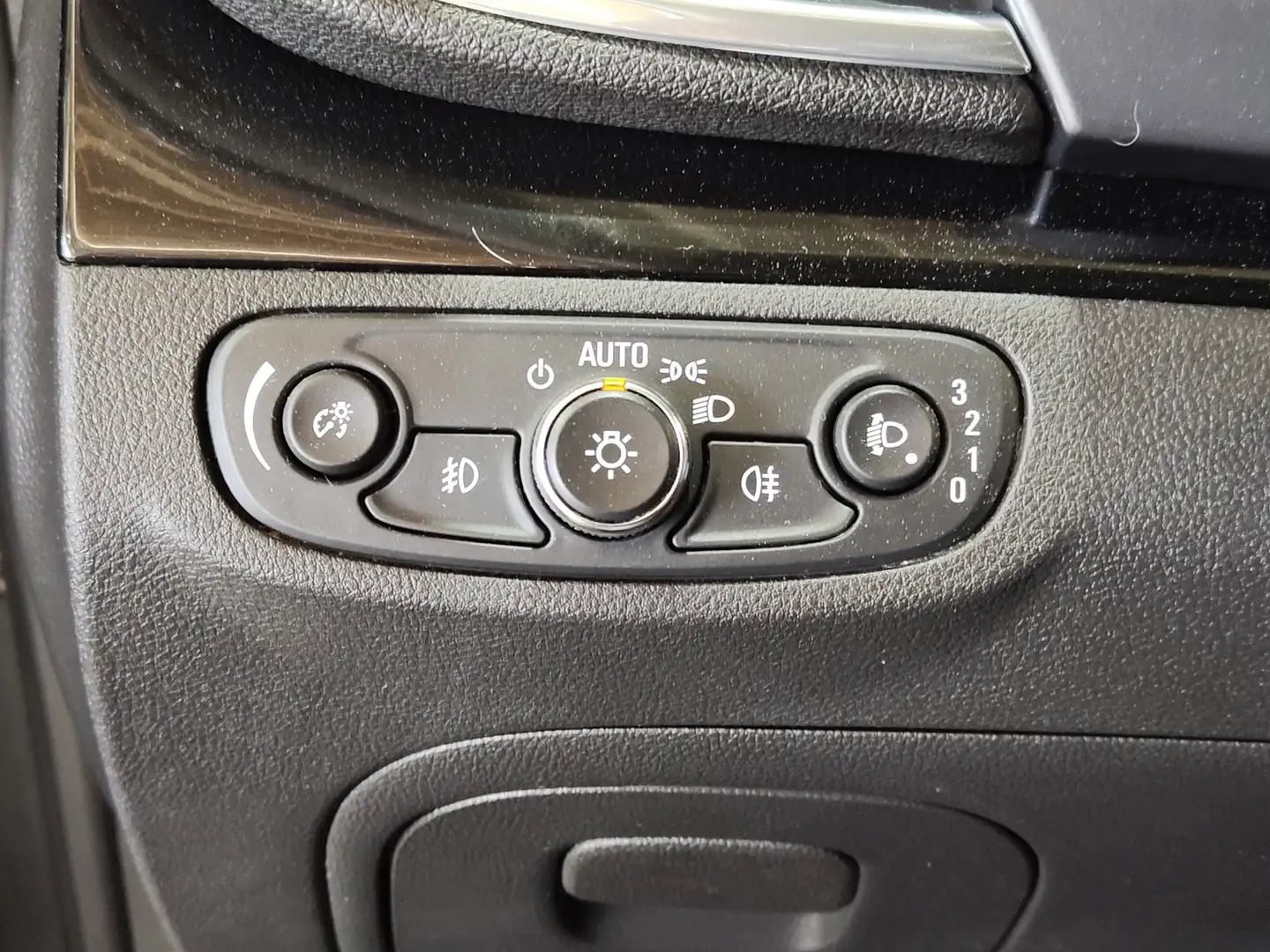 Foto Opel Mokka X Opel Mokka X 1.4 Turbo S&S Selective 4X2 (140 CV)