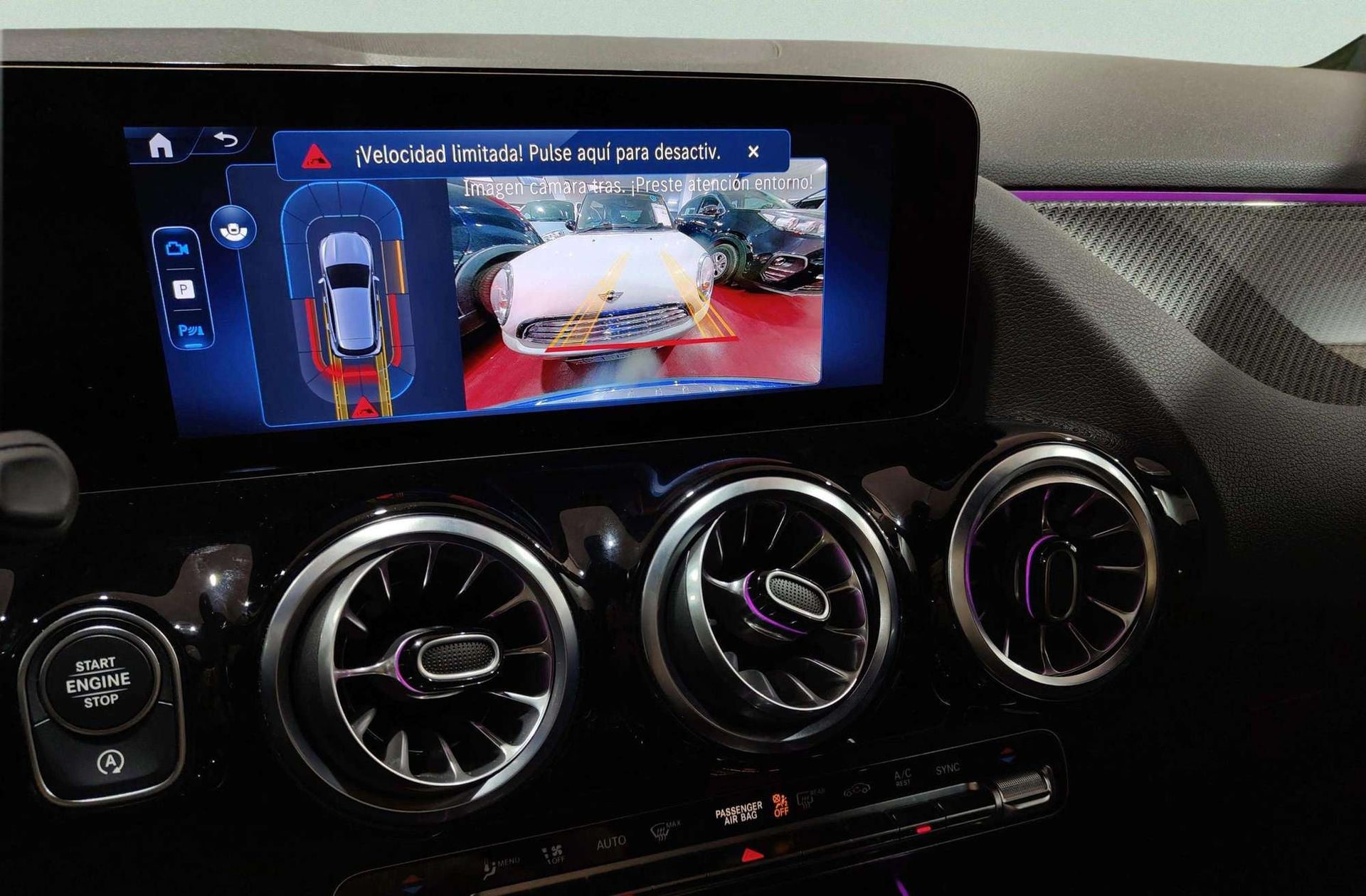 Mercedes-Benz GLA 200 d Pack AMG - foto 9