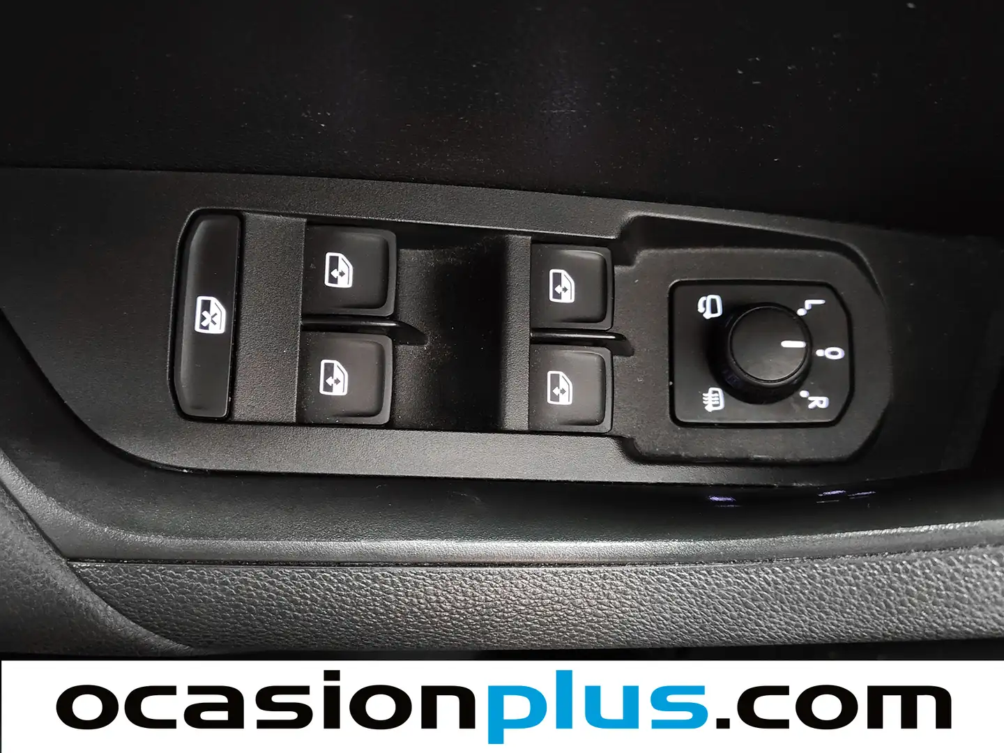 Foto Skoda Karoq Skoda Karoq 1.0 TSI Like  (115 CV)