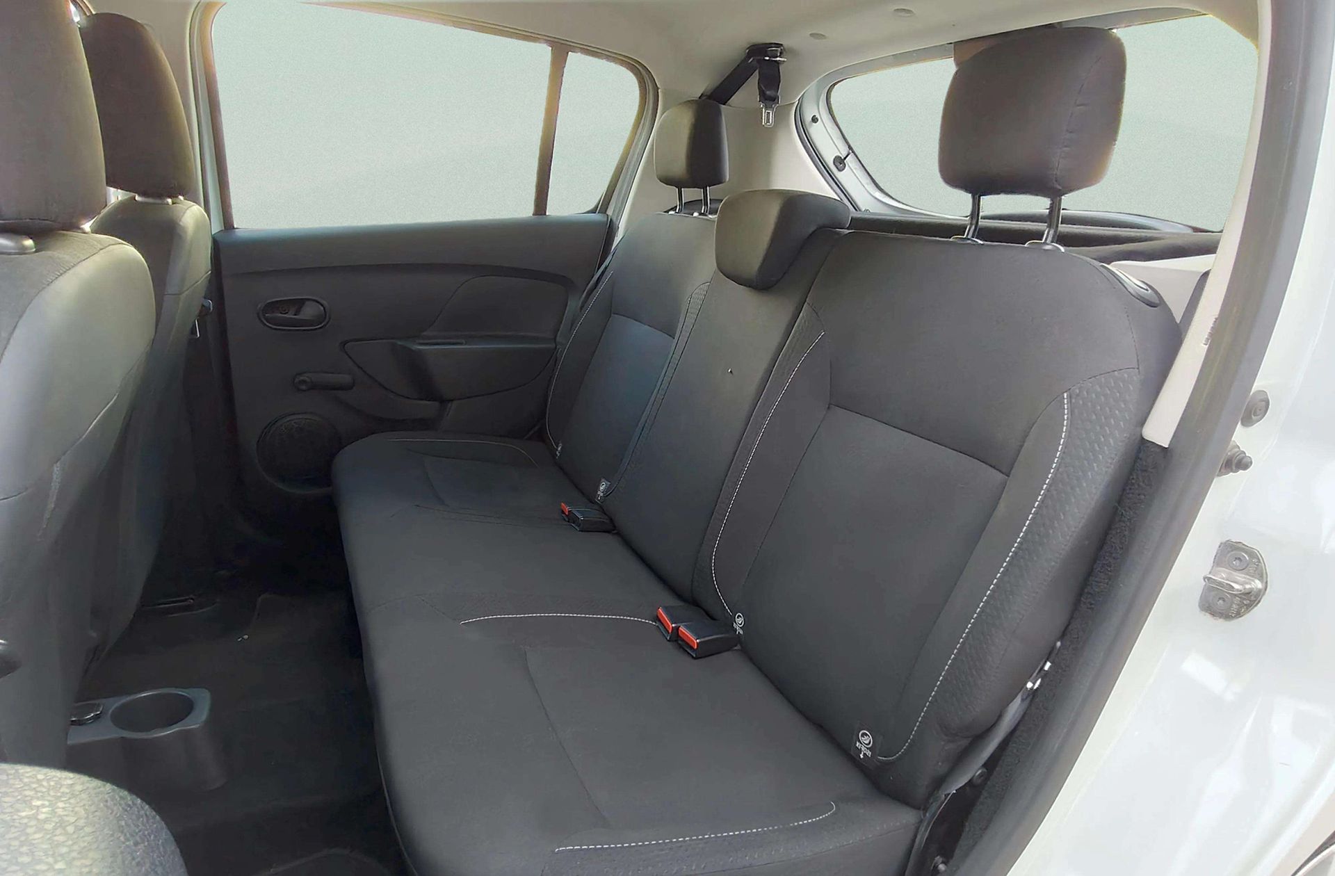 Dacia Sandero Essential 1.0 - foto 9