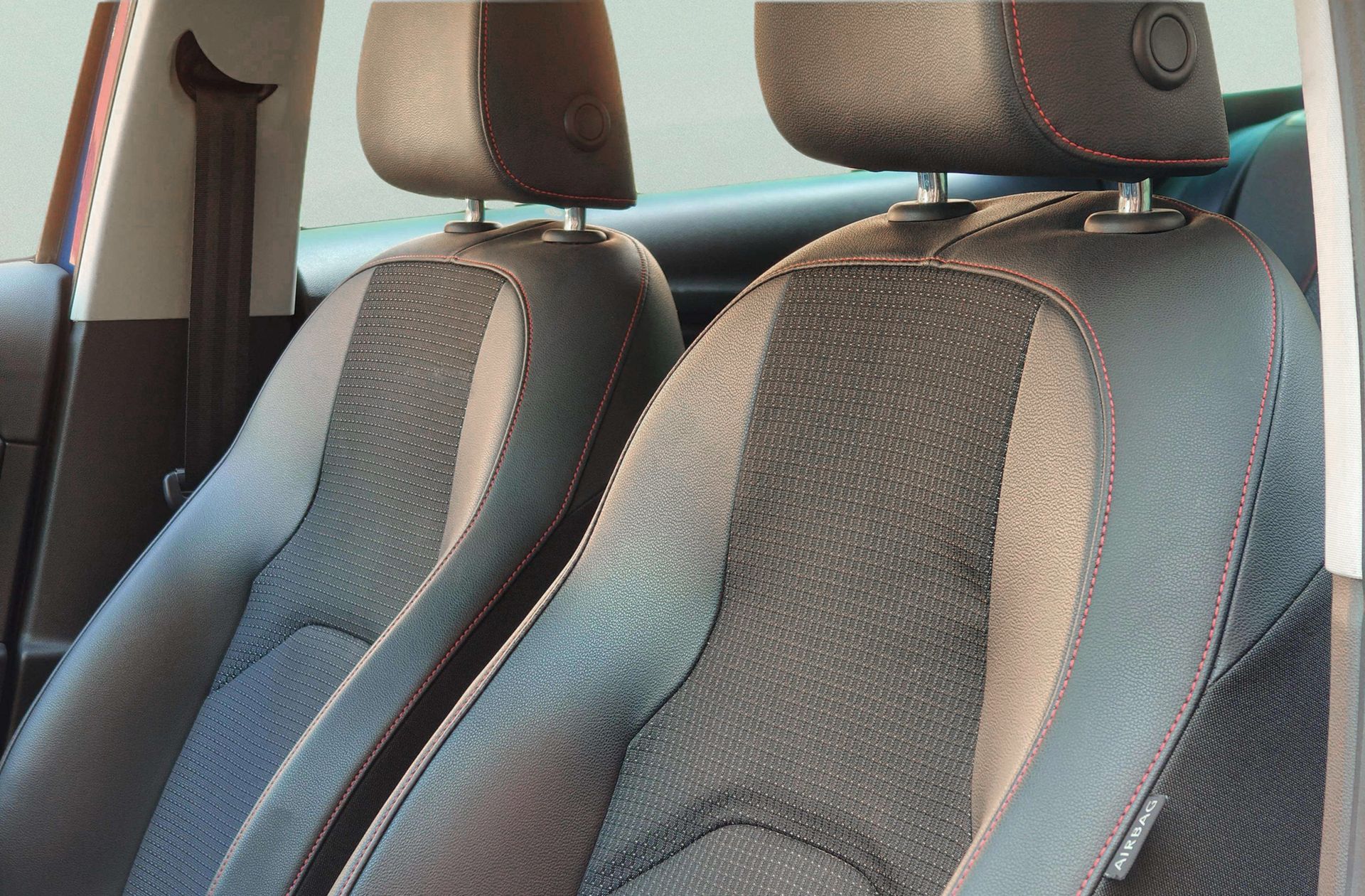SEAT León ST 2.0 TDI FR DSG - foto 7