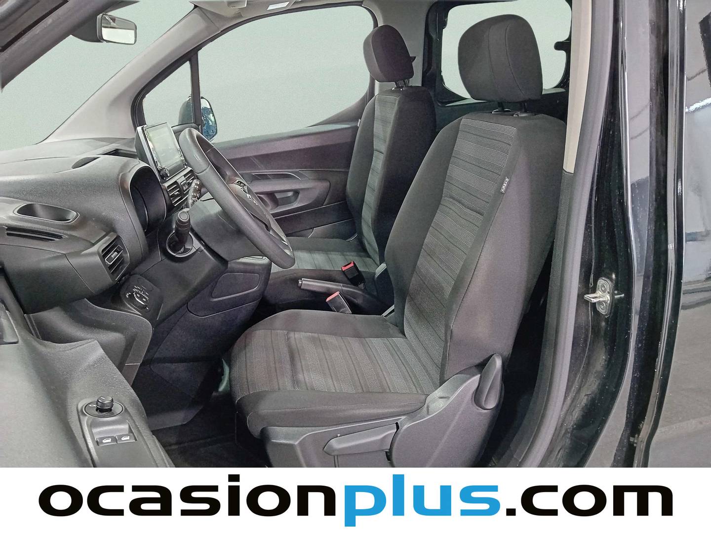 Foto asientos delanteros Opel Combo Life Opel Combo Life Life 1.5 TD S&S Edition Plus L (102 CV)