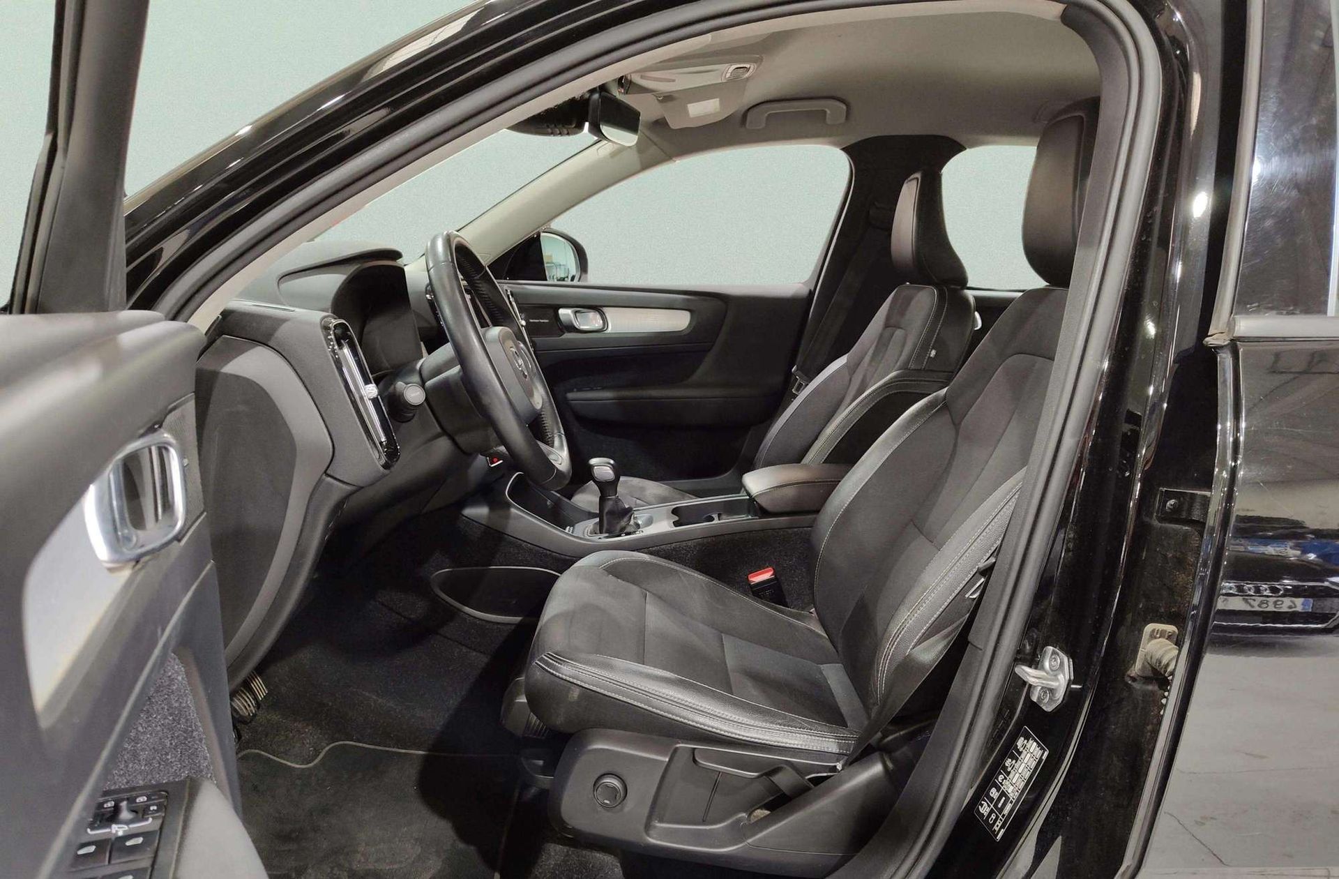 Volvo XC40 T3 Business Plus - foto 11