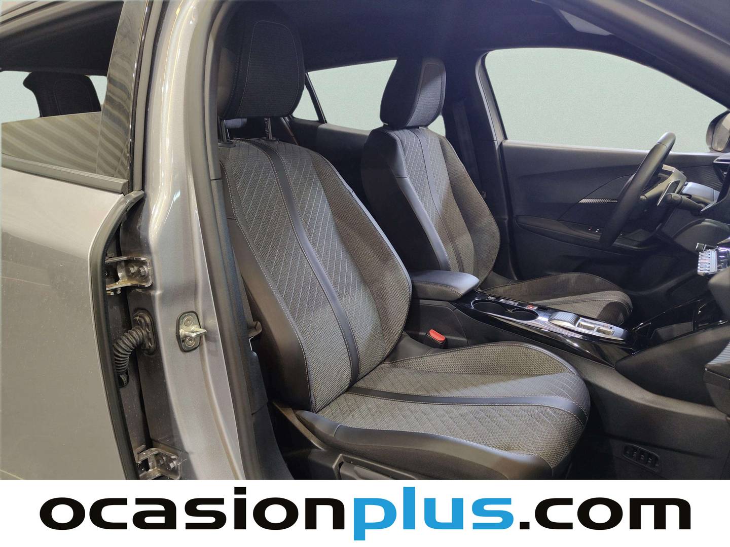 Peugeot 2008 Peugeot 2008 Allure Hybrid eDCS6  (136 CV) km 0