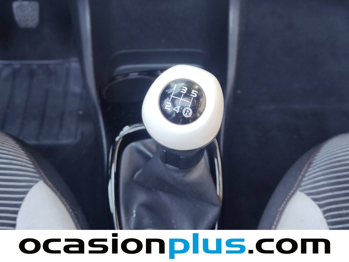 Peugeot 108 Peugeot 108 1.2 PureTech Roland Garros Top! (82 CV) de segunda mano