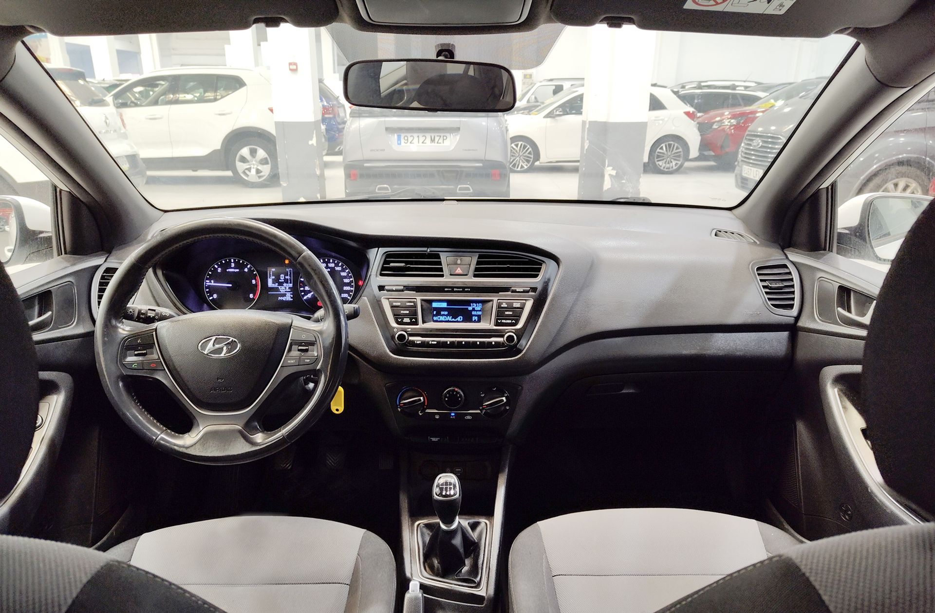 Hyundai i20 1.1 CRDi Fresh - foto 6