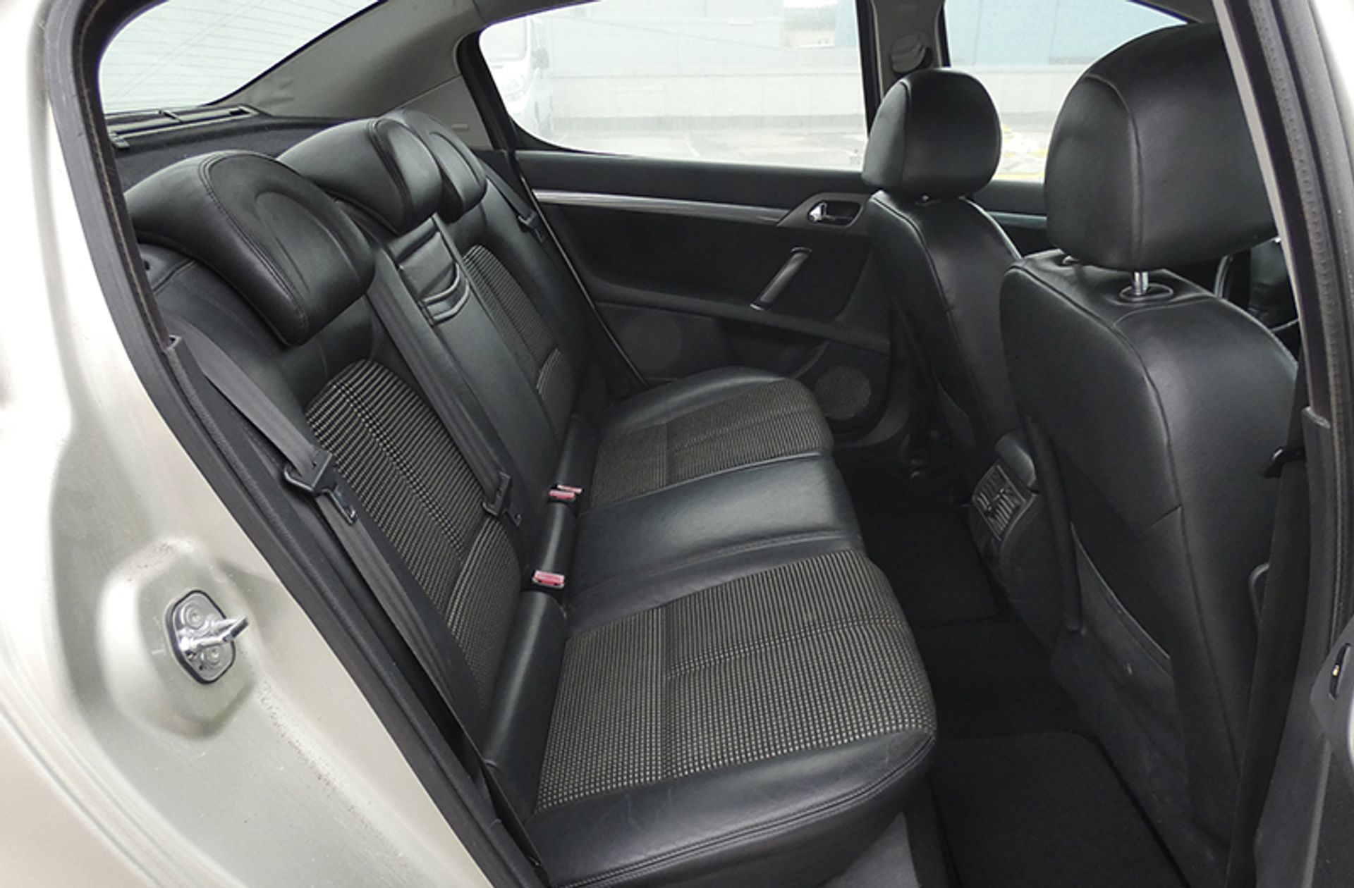 Peugeot 407 2.0 HDi ST Sport Pack - foto 12
