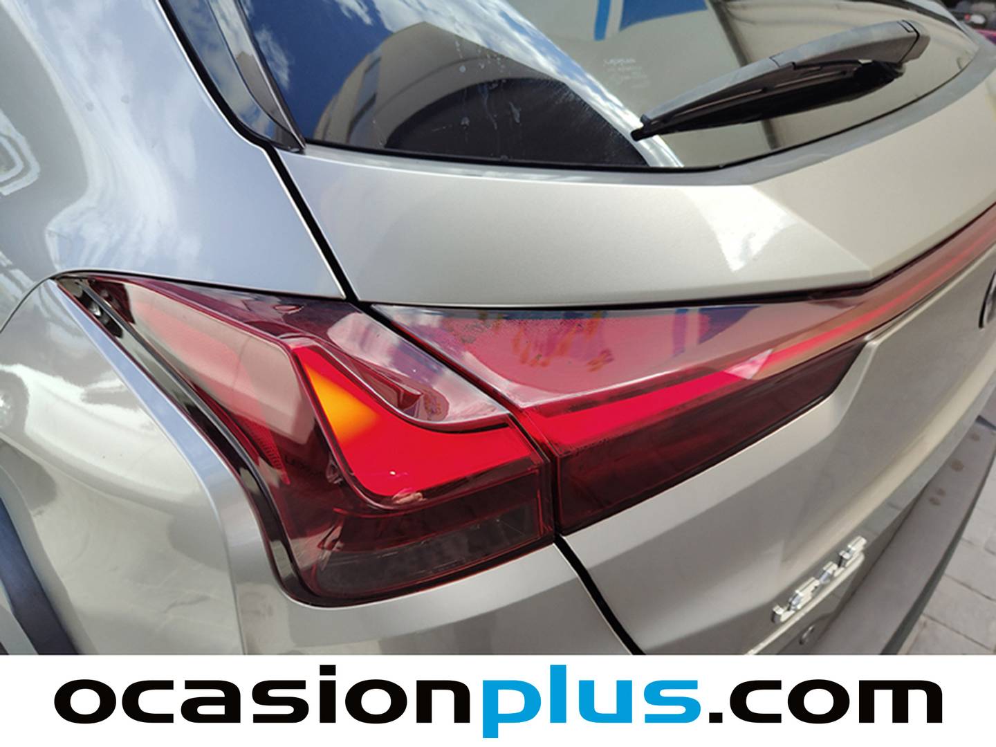 Foto Lexus UX Lexus UX 250h Business 2WD (184 CV)