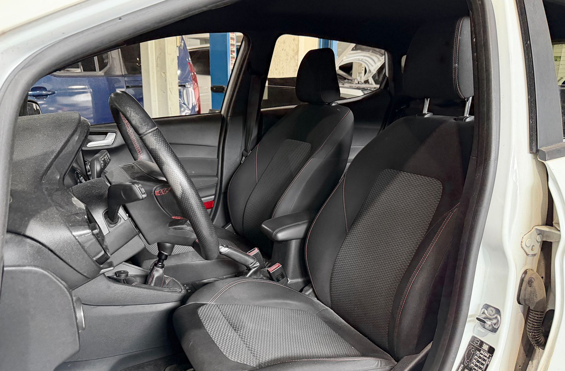 Ford Fiesta 1.0 EcoBoost ST-Line - foto 11