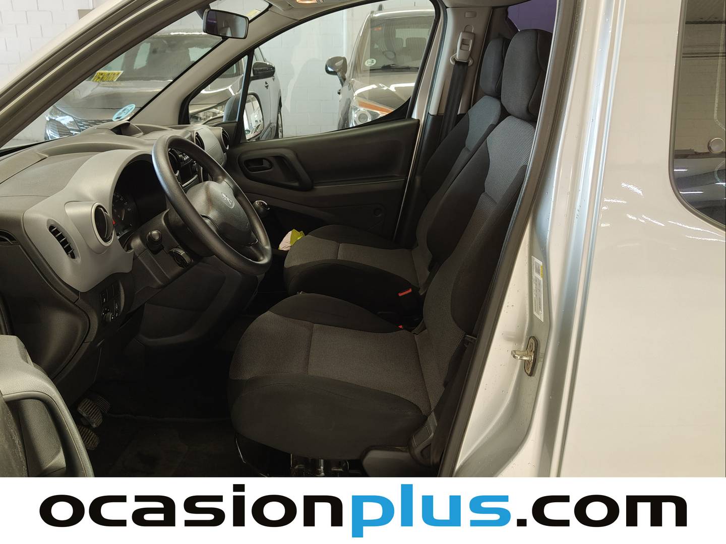 Foto asientos delanteros Peugeot Partner Peugeot Partner Tepee BlueHDi 100 Access (100 CV)