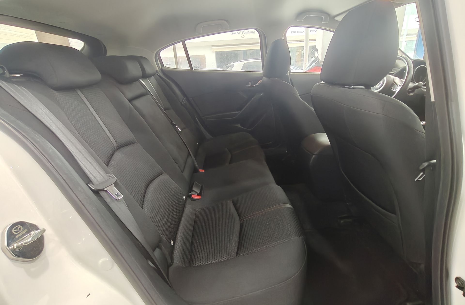 Mazda3 2.0 GE Black Tech Edition - foto 17